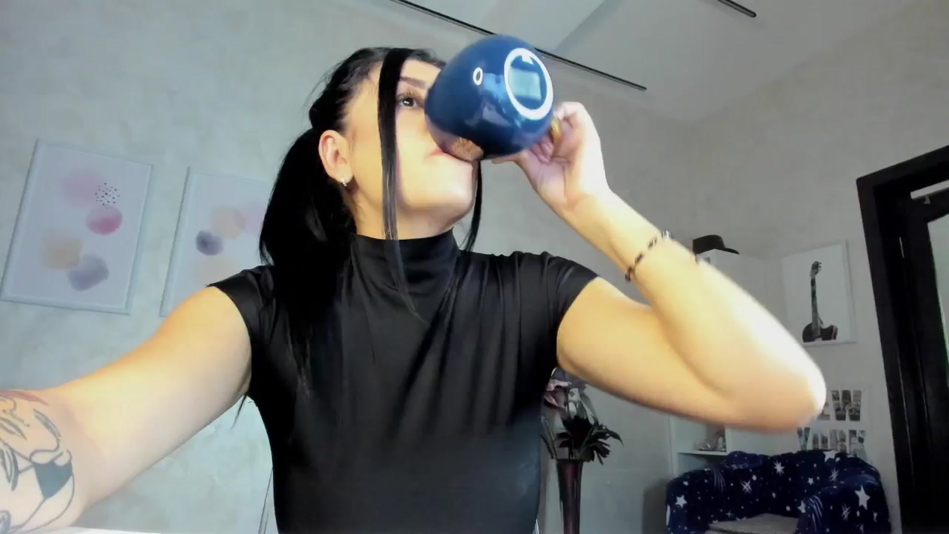 Gallery image thumbnail from Anna9191's myfreecams stream on, 11/01/2024, 11:19 image 4 of 20