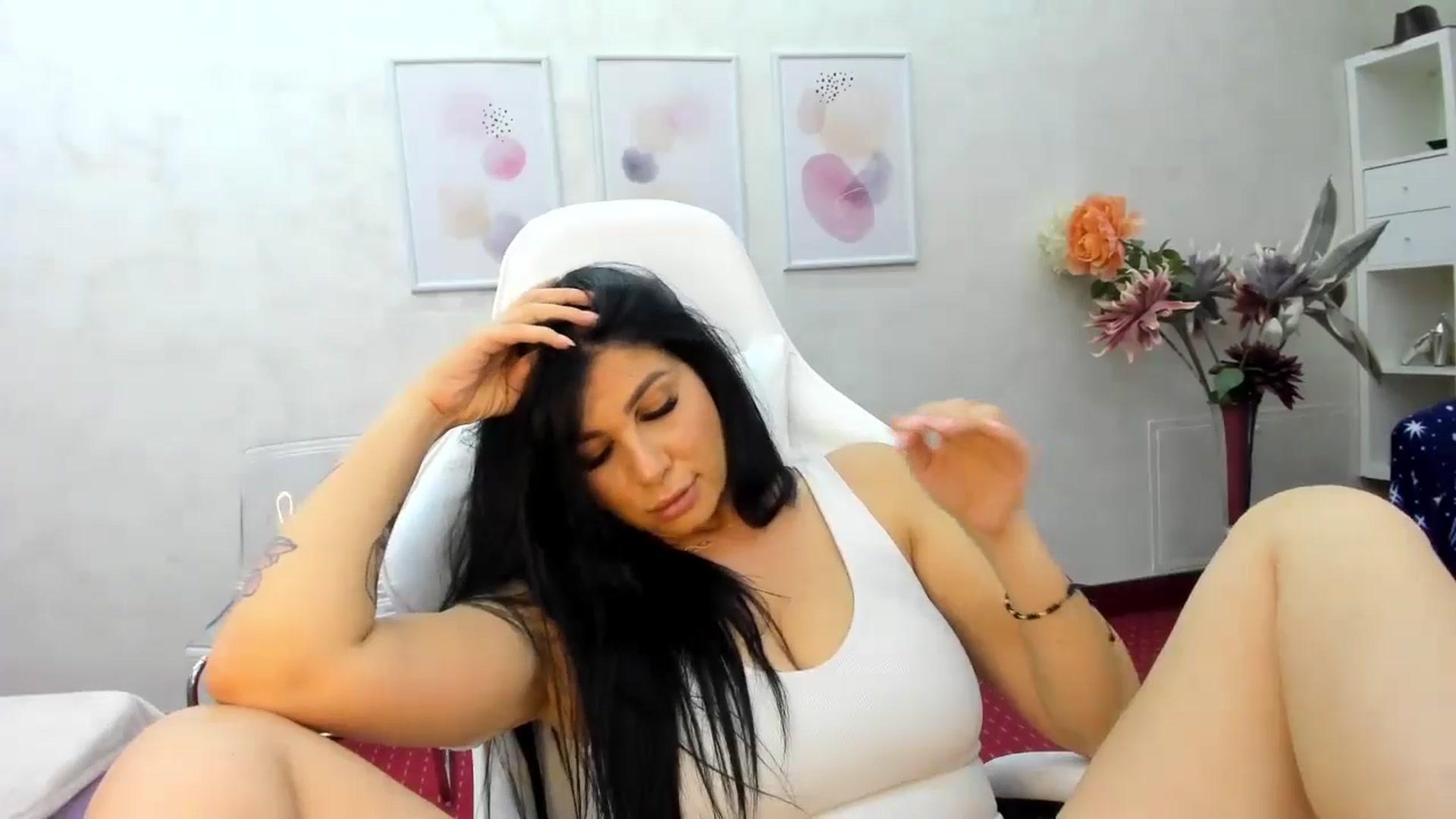 Gallery image thumbnail from Anna9191's myfreecams stream on, 12/18/2024, 11:49 image 14 of 20
