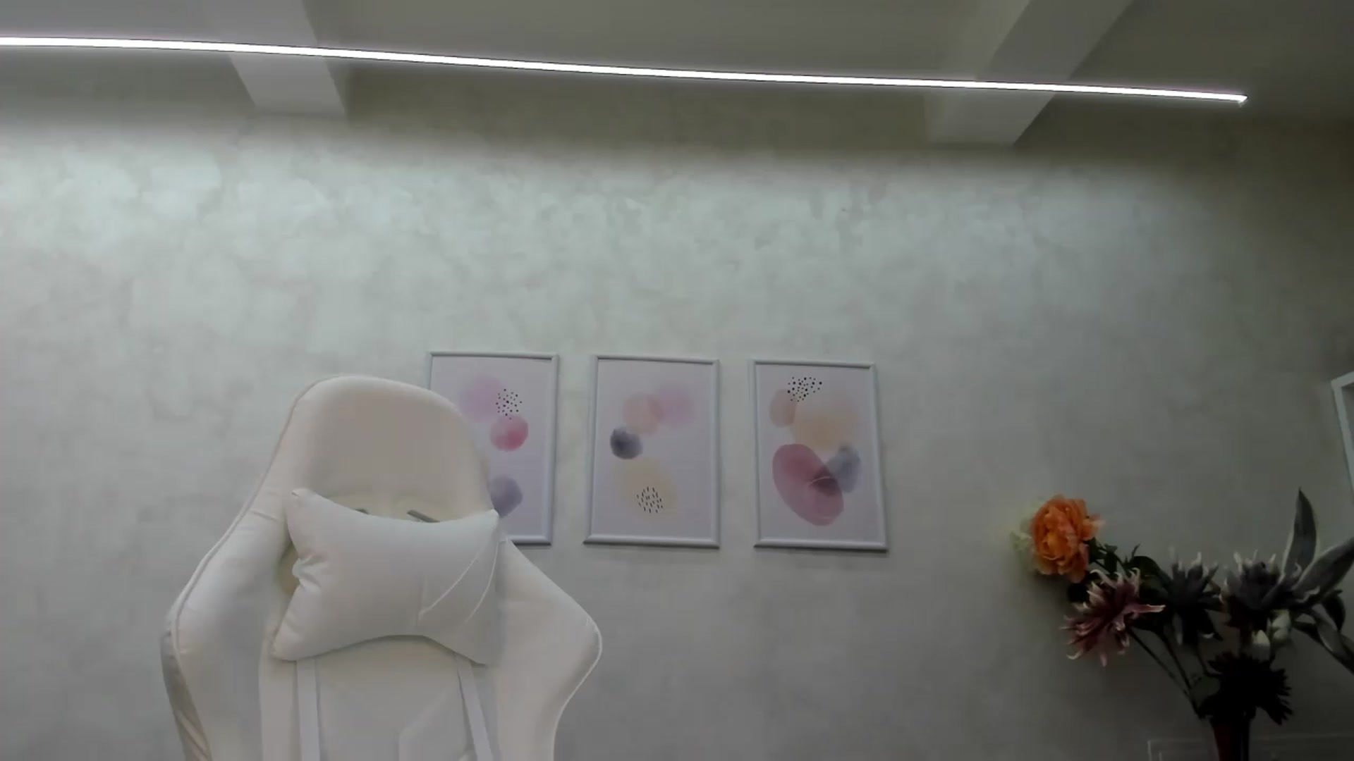 Gallery image thumbnail from Anna9191's myfreecams stream on, 12/19/2024, 12:05 image 7 of 20