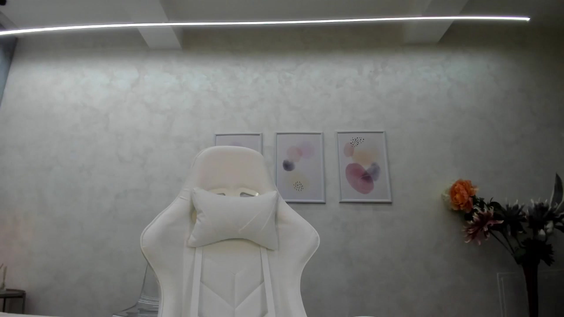 Gallery image thumbnail from Anna9191's myfreecams stream on, 12/20/2024, 11:48 image 17 of 20