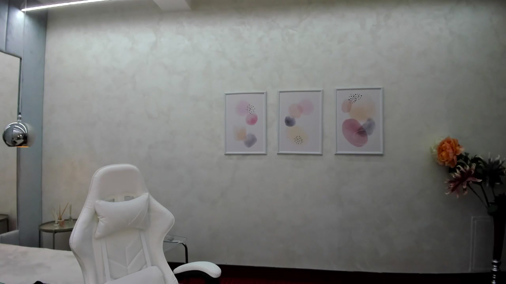 Gallery image thumbnail from Anna9191's myfreecams stream on, 12/22/2024, 13:02 image 11 of 20