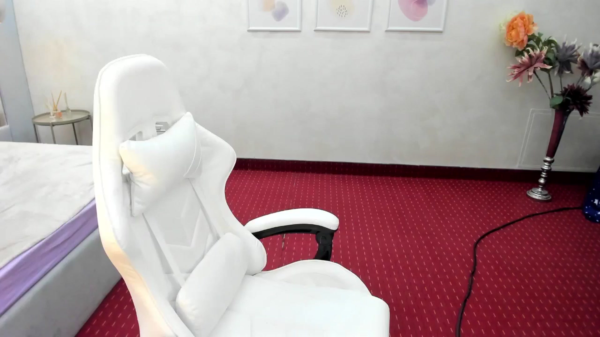 Gallery image thumbnail from Anna9191's myfreecams stream on, 12/29/2024, 13:07 image 19 of 20