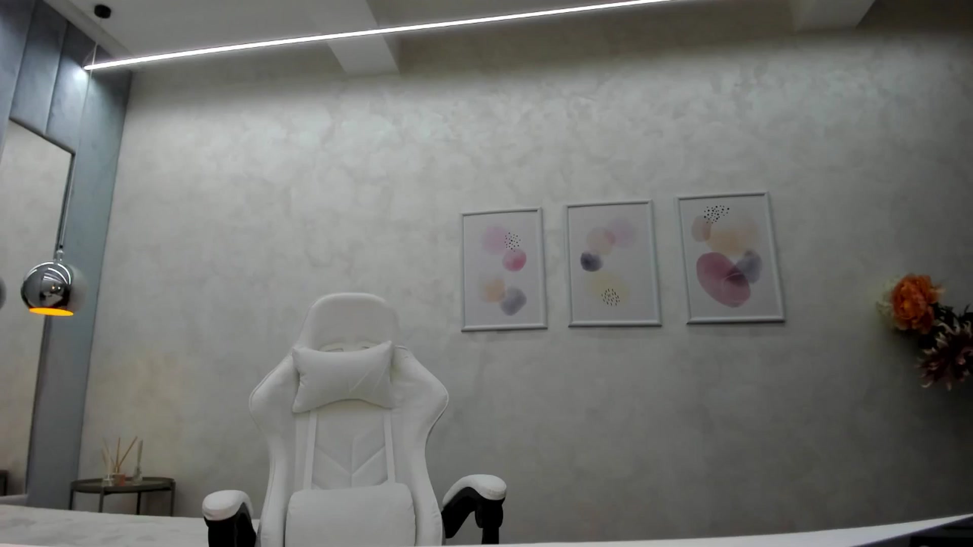 Gallery image thumbnail from Anna9191's myfreecams stream on, 01/04/2025, 12:57 image 13 of 20