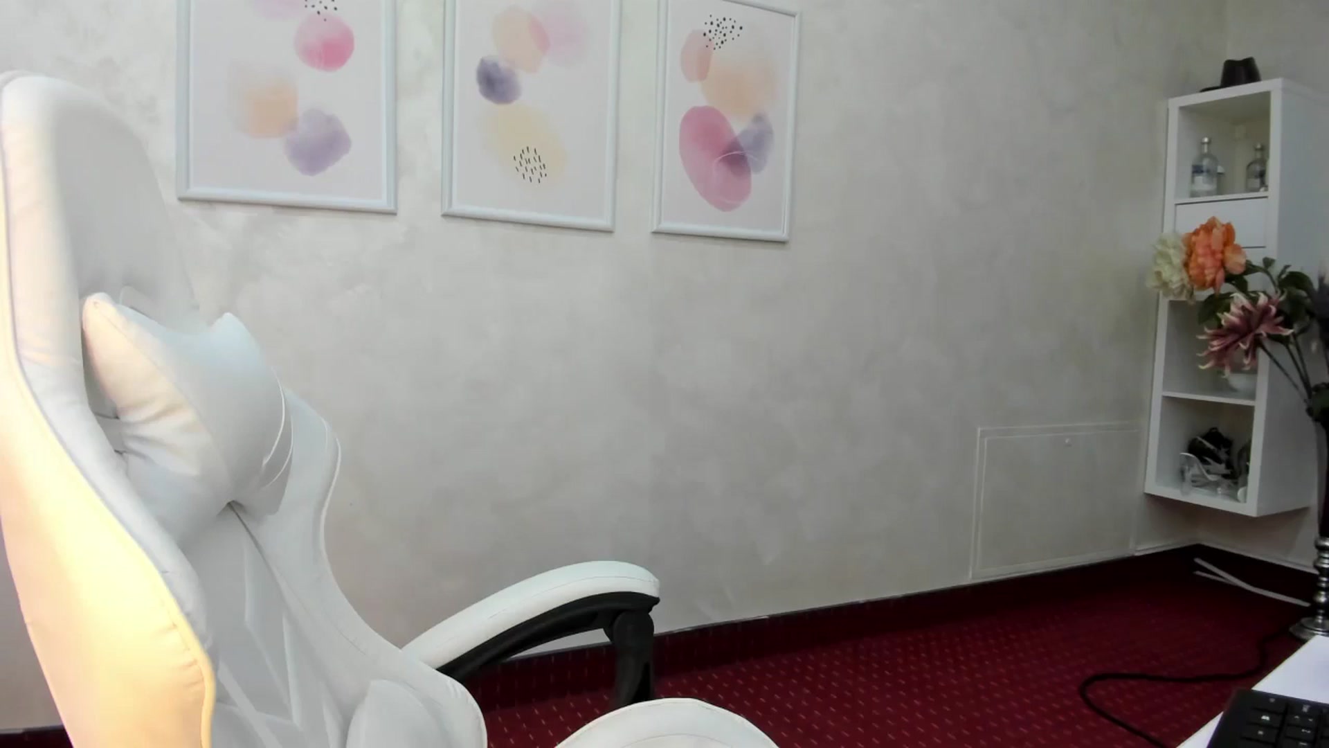 Gallery image thumbnail from Anna9191's myfreecams stream on, 02/15/2025, 13:36 image 13 of 20