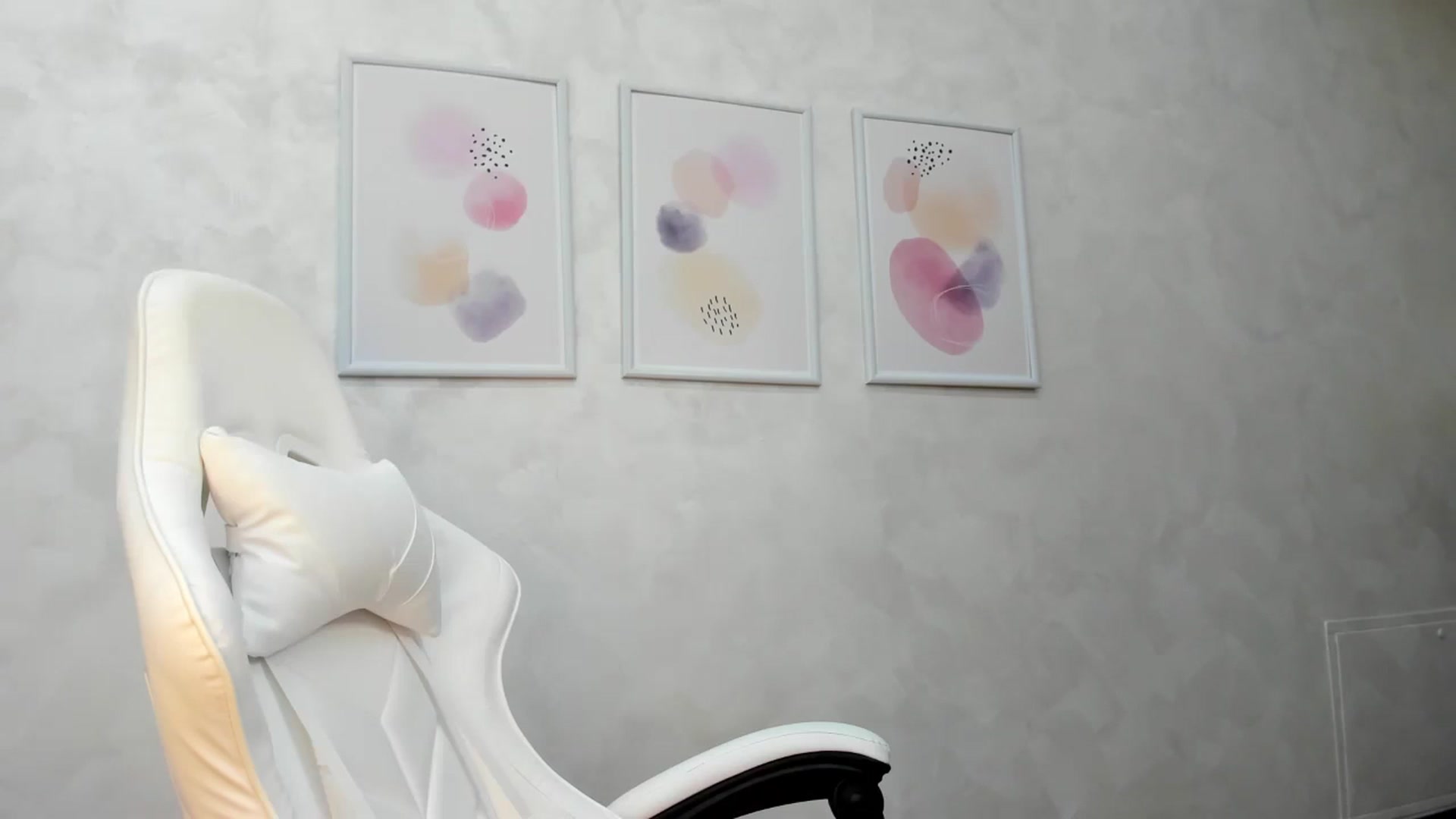 Gallery image thumbnail from Anna9191's myfreecams stream on, 02/21/2025, 10:27 image 14 of 20