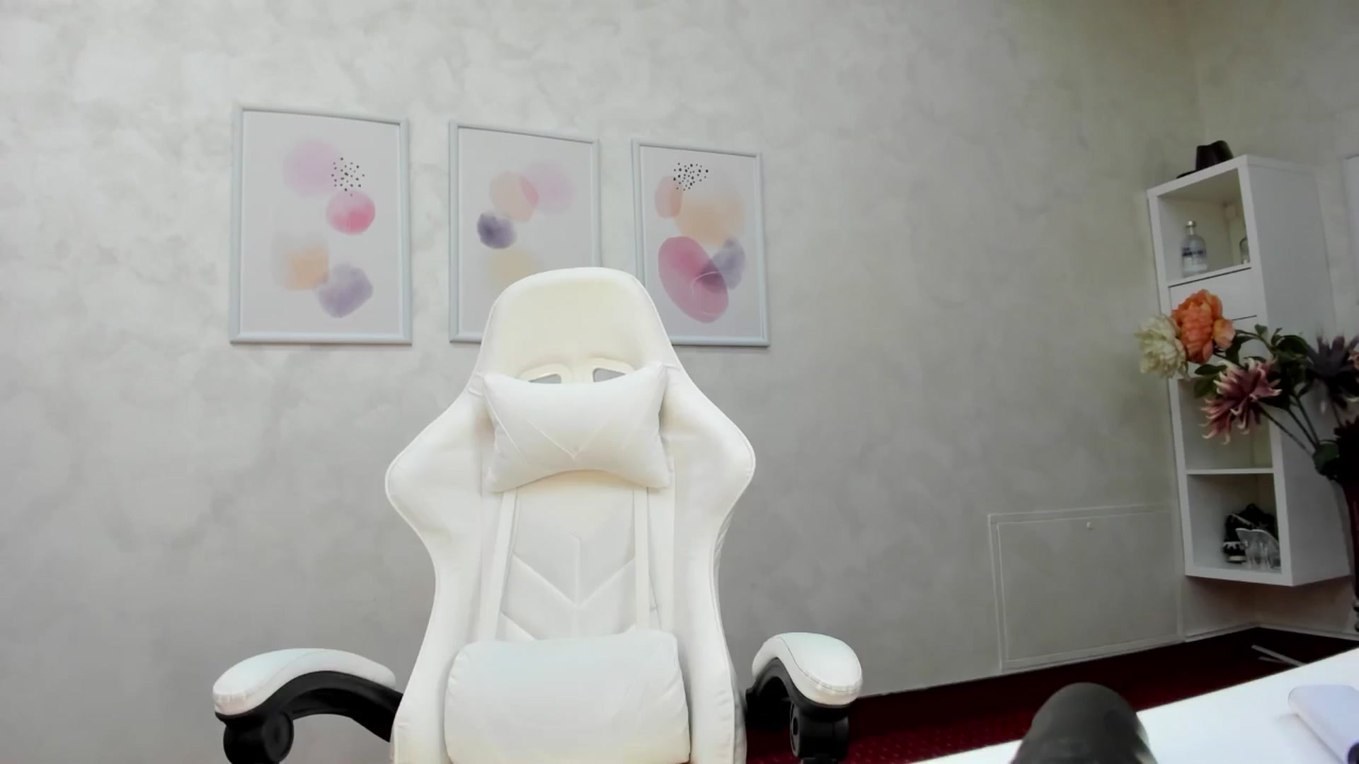 Gallery image thumbnail from Anna9191's myfreecams stream on, 03/03/2025, 13:22 image 19 of 20