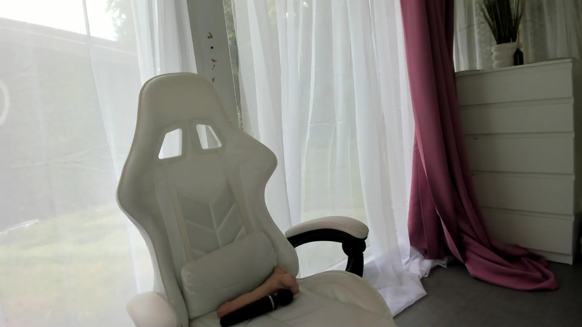 Gallery image thumbnail from Anna9191's myfreecams stream on, 06/30/2025, 12:35 image 1 of 20