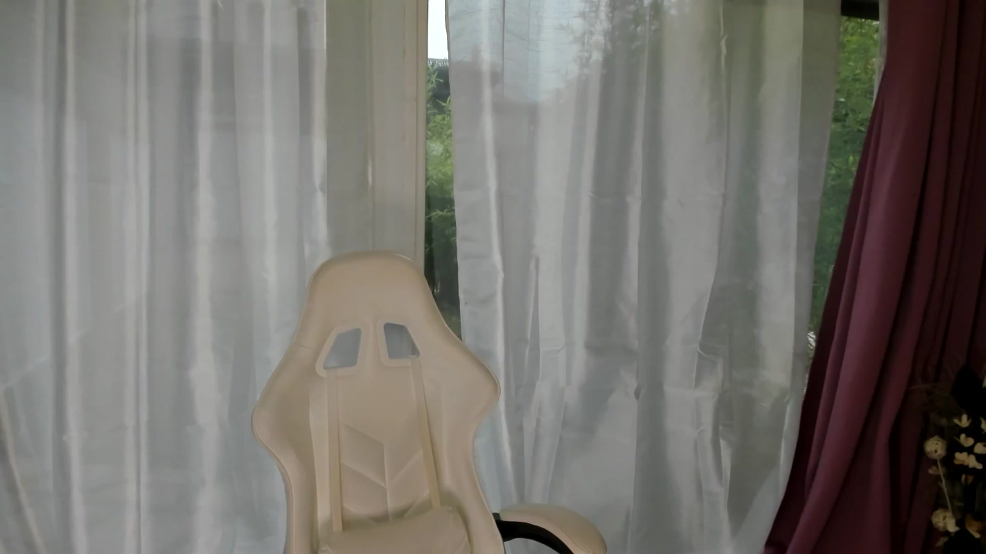 Gallery image thumbnail from Anna9191's myfreecams stream on, 10/27/2025, 13:34 image 4 of 20