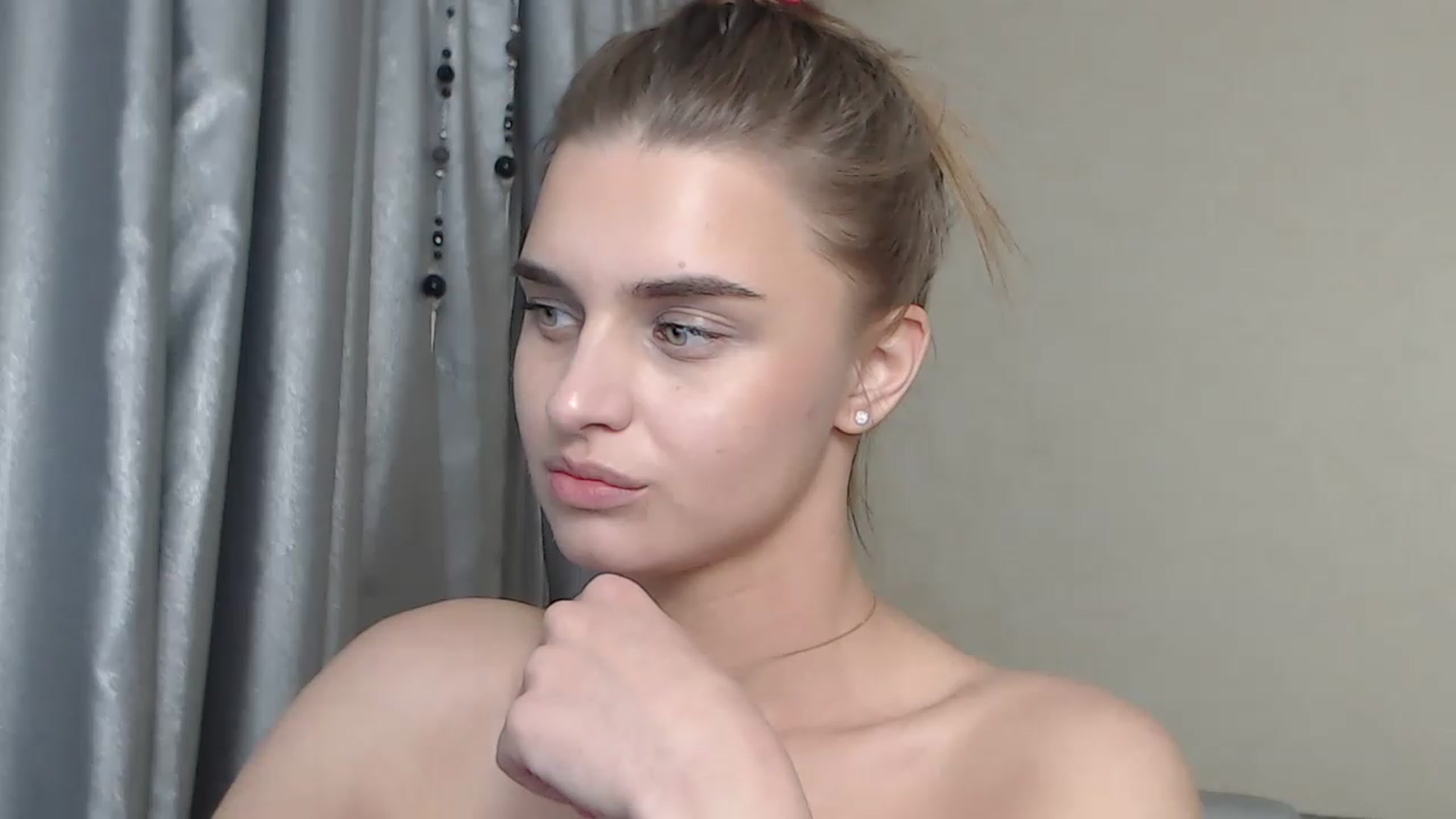 Gallery image thumbnail from AnnaAllison's myfreecams stream on, 03/17/2023, 24:05 image 19 of 20