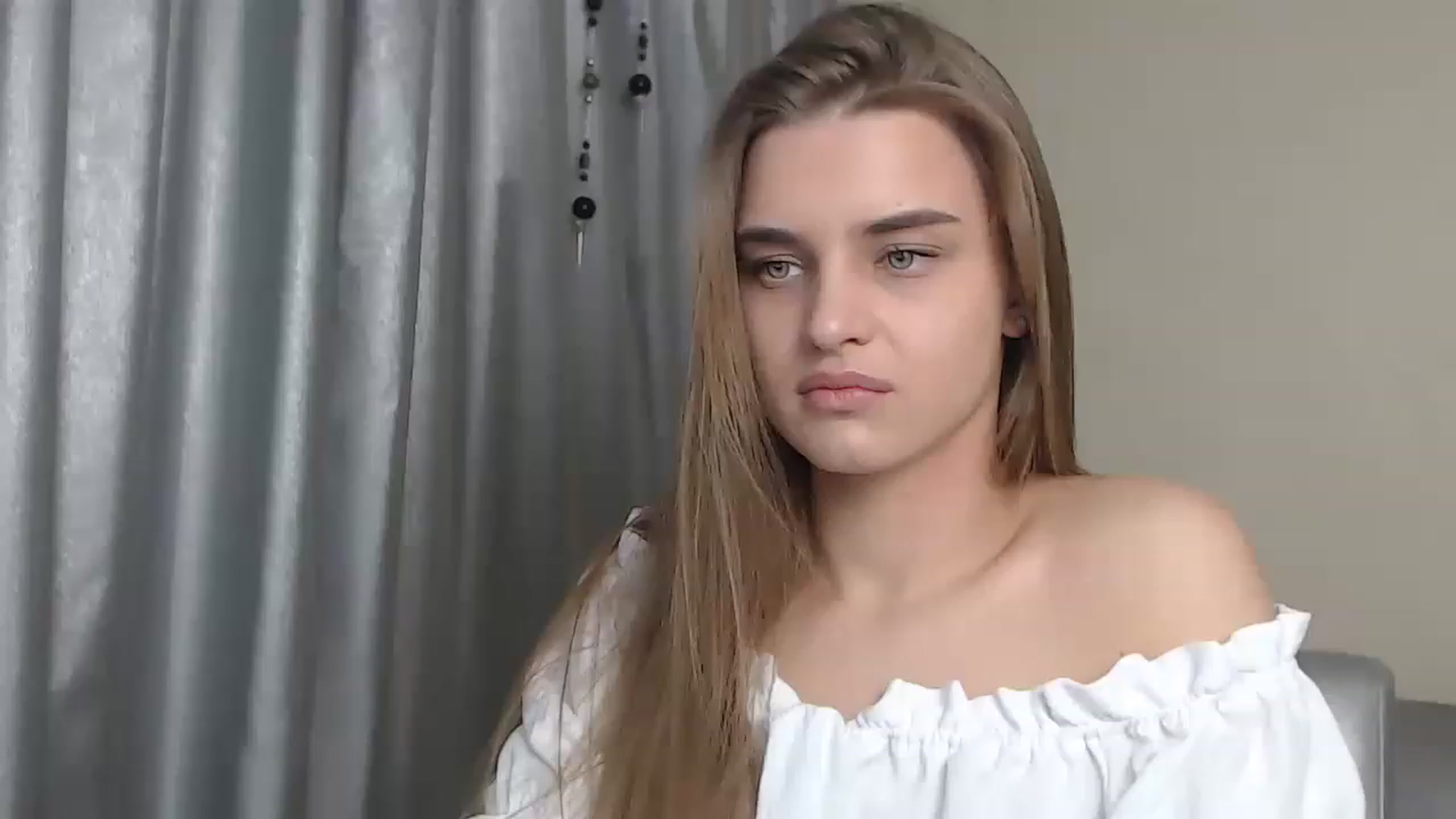 Gallery image thumbnail from AnnaAllison's myfreecams stream on, 04/03/2023, 19:25 image 16 of 20
