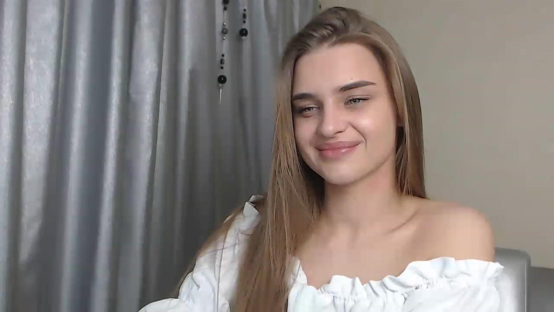 Gallery image thumbnail from AnnaAllison's myfreecams stream on, 04/03/2023, 19:25 image 19 of 20