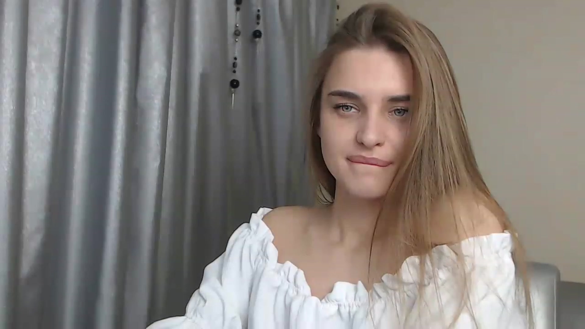 Gallery image thumbnail from AnnaAllison's myfreecams stream on, 04/03/2023, 19:25 image 20 of 20