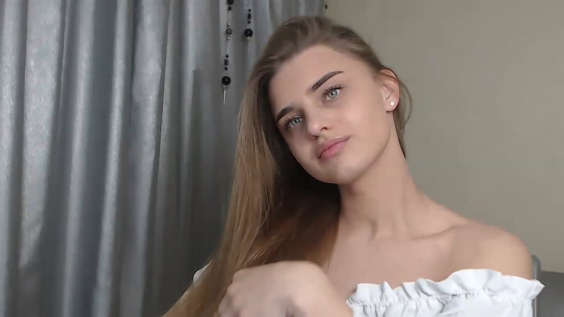 Gallery image thumbnail from AnnaAllison's myfreecams stream on, 04/03/2023, 19:25 image 4 of 20