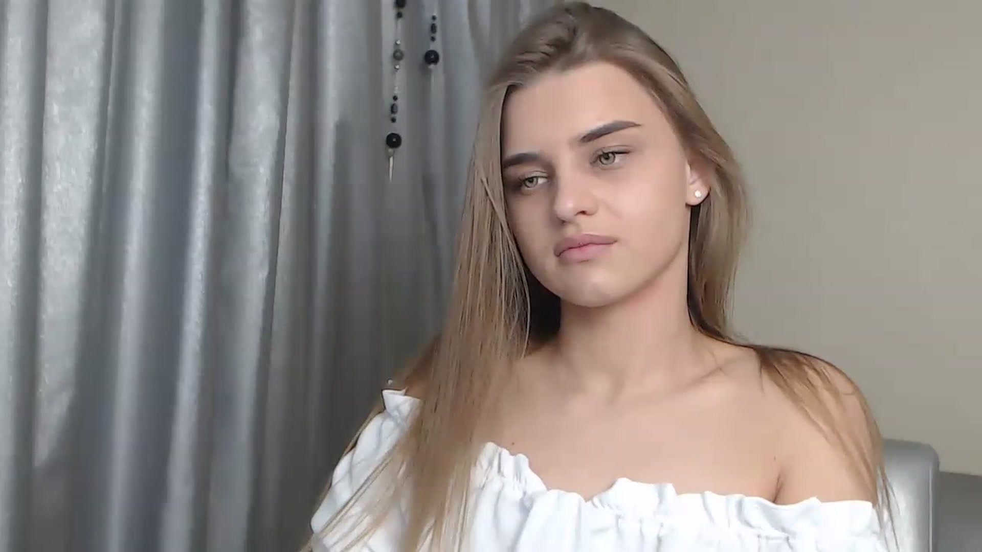 Gallery image thumbnail from AnnaAllison's myfreecams stream on, 04/03/2023, 20:02 image 4 of 20