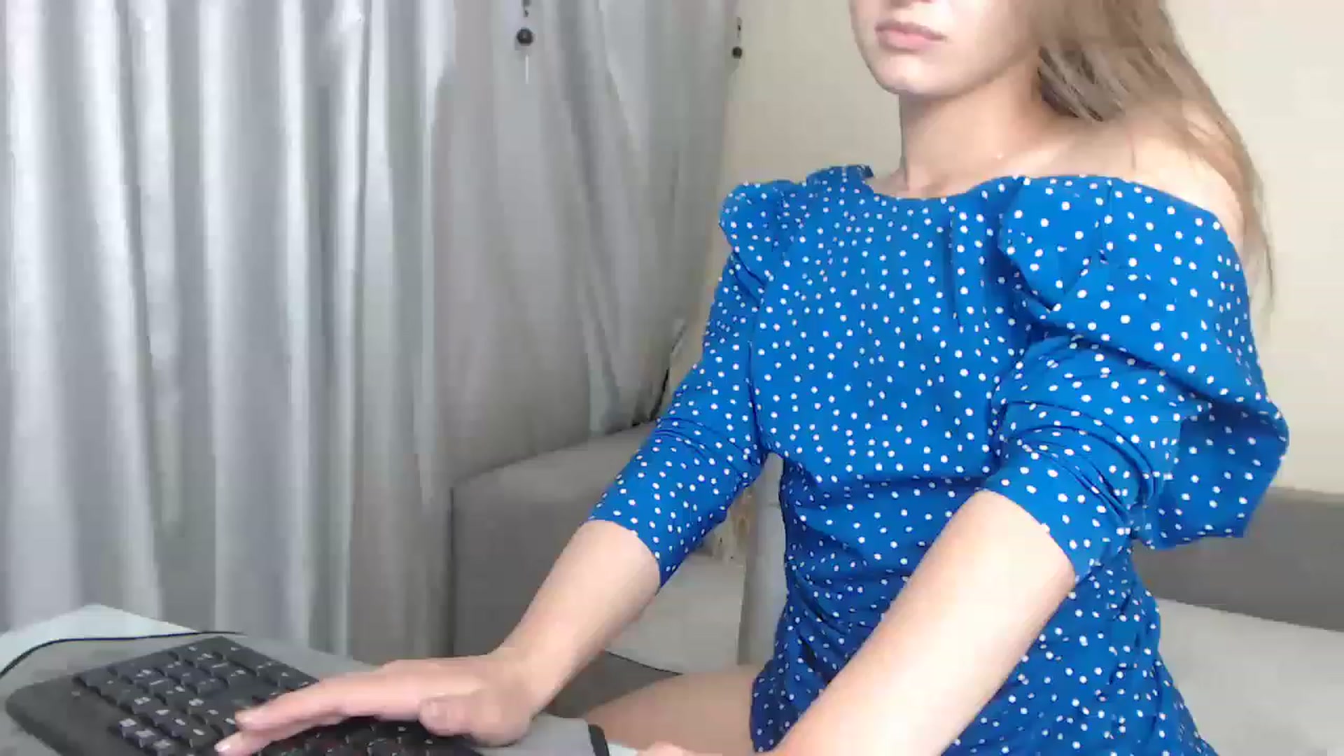 Gallery image thumbnail from AnnaAllison's myfreecams stream on, 06/27/2023, 11:09 image 3 of 20