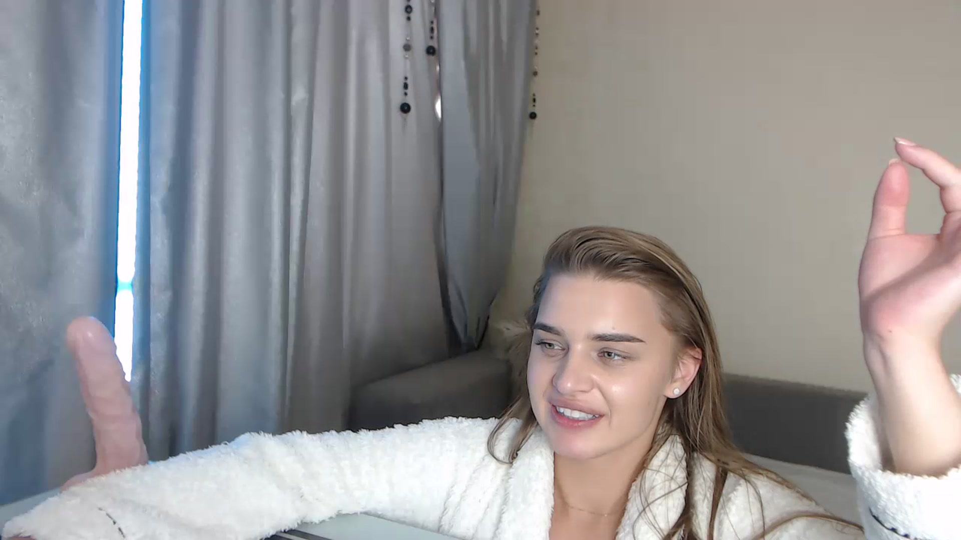 Gallery image thumbnail from AnnaAllison's myfreecams stream on, 07/09/2023, 13:09 image 17 of 20