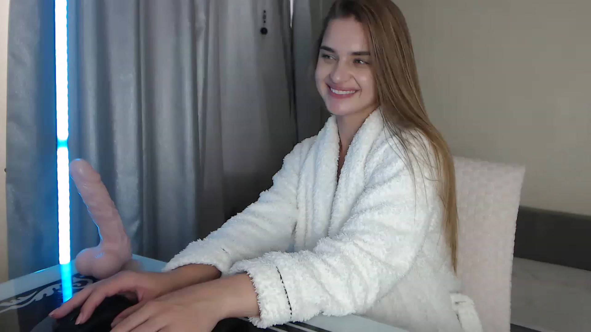Gallery image thumbnail from AnnaAllison's myfreecams stream on, 07/10/2023, 11:00 image 2 of 20