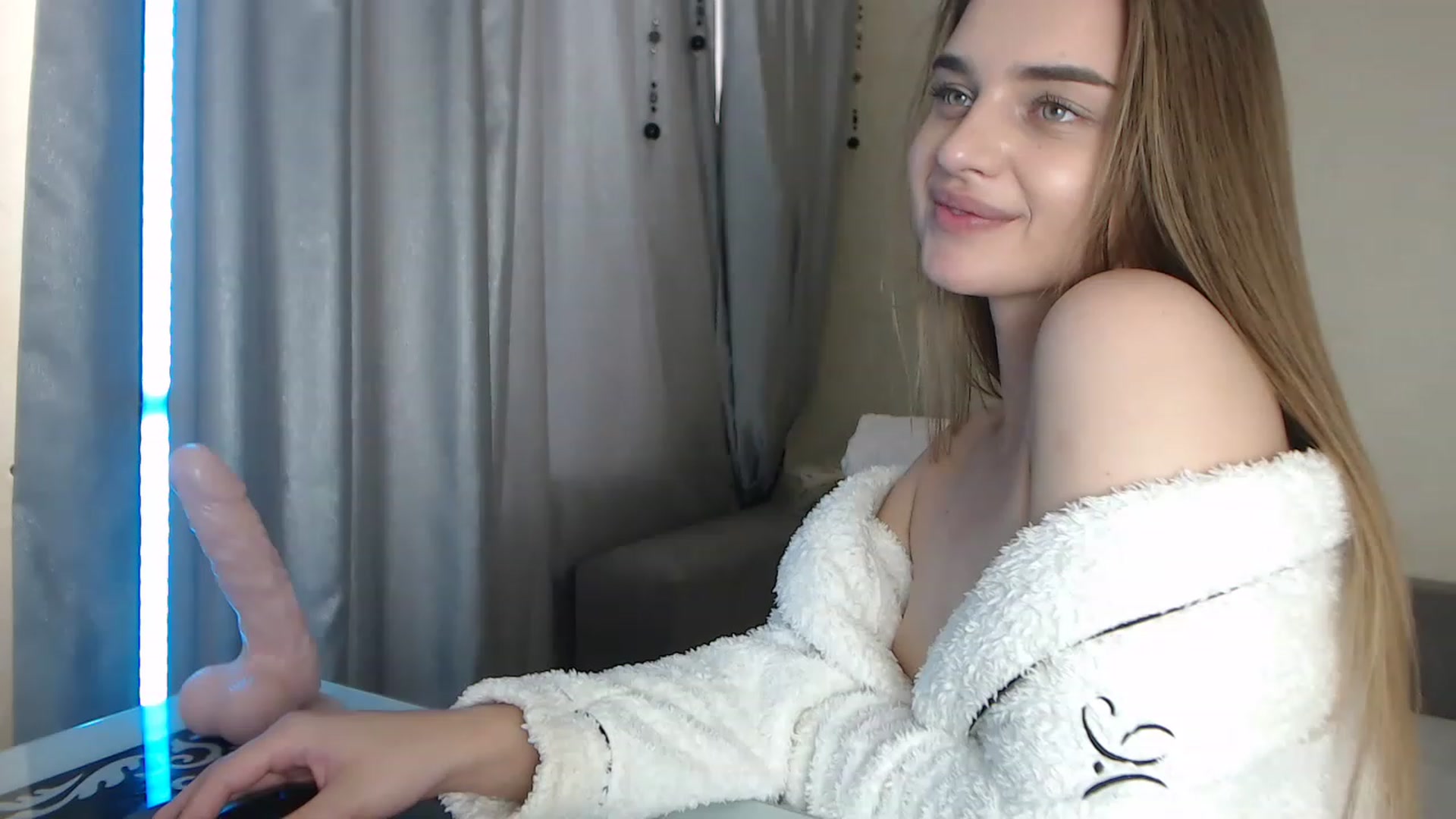 Gallery image thumbnail from AnnaAllison's myfreecams stream on, 07/10/2023, 11:00 image 15 of 20