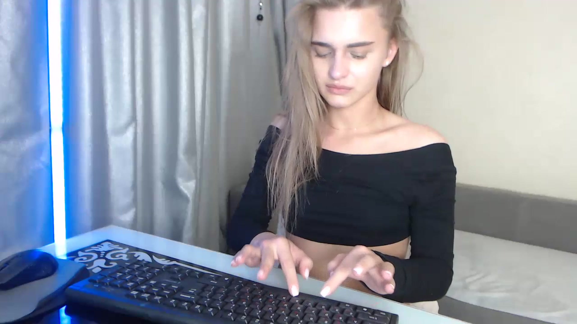 Gallery image thumbnail from AnnaAllison's myfreecams stream on, 07/13/2023, 14:09 image 15 of 20