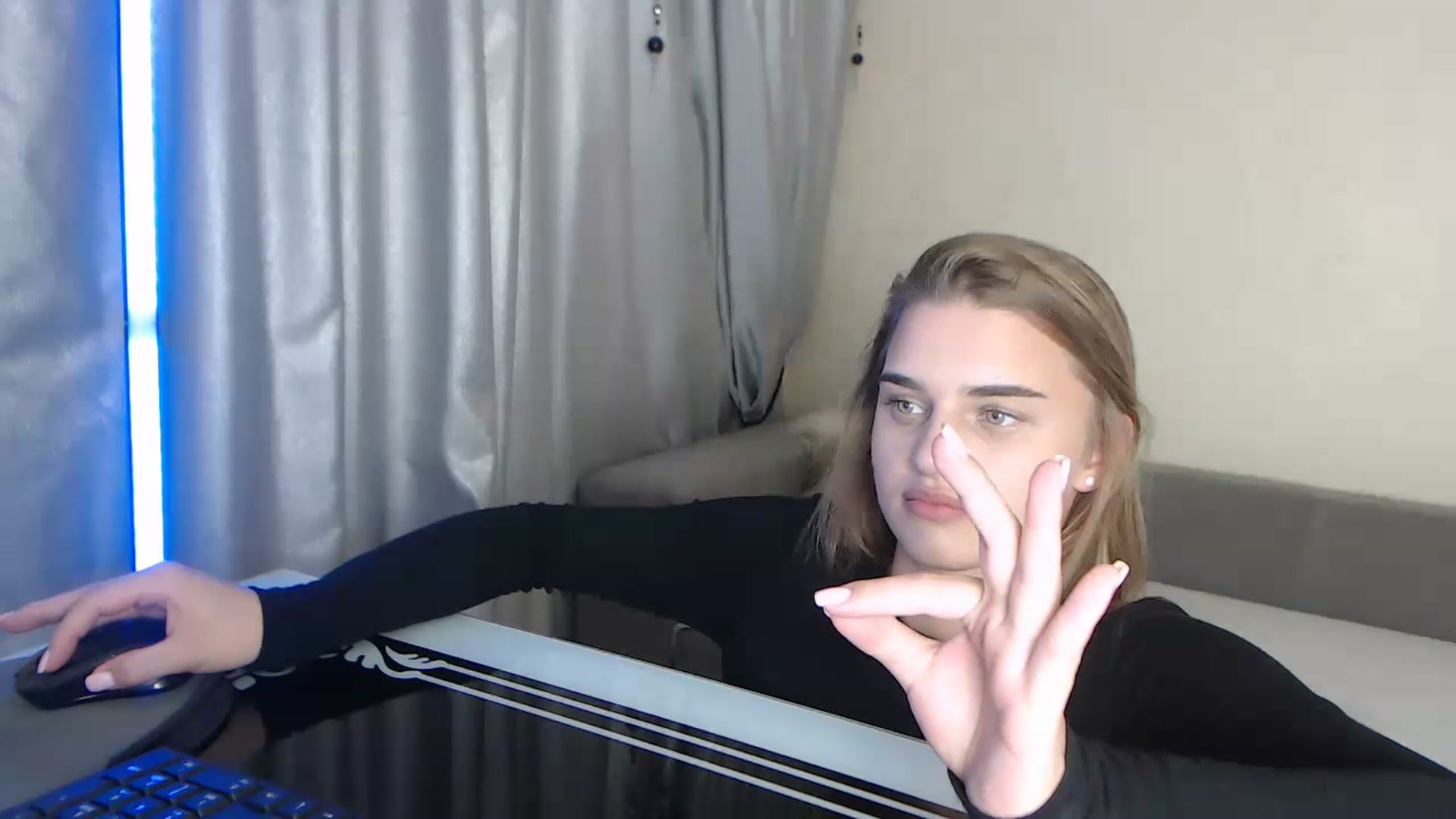 Gallery image thumbnail from AnnaAllison's myfreecams stream on, 07/13/2023, 14:09 image 6 of 20