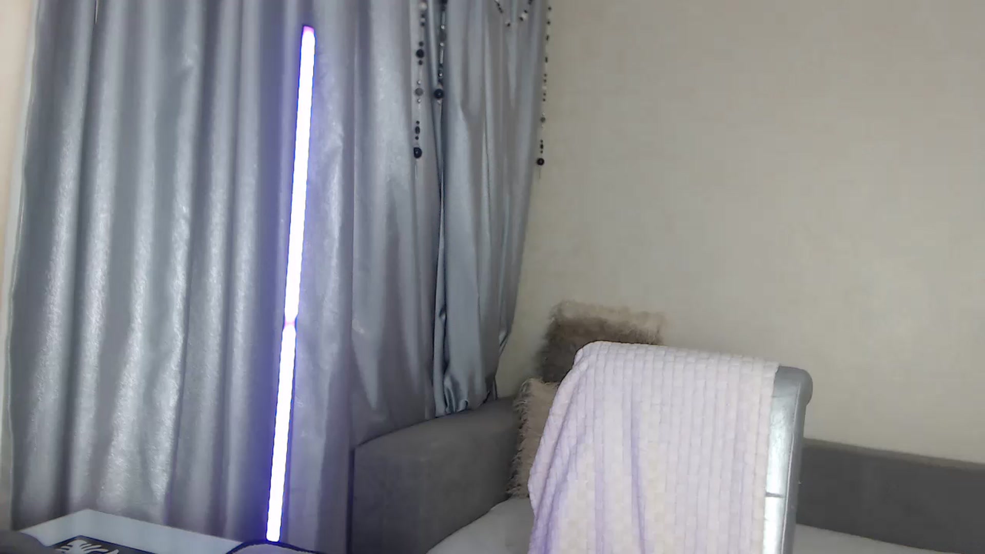 Gallery image thumbnail from AnnaAllison's myfreecams stream on, 09/03/2023, 14:37 image 12 of 20