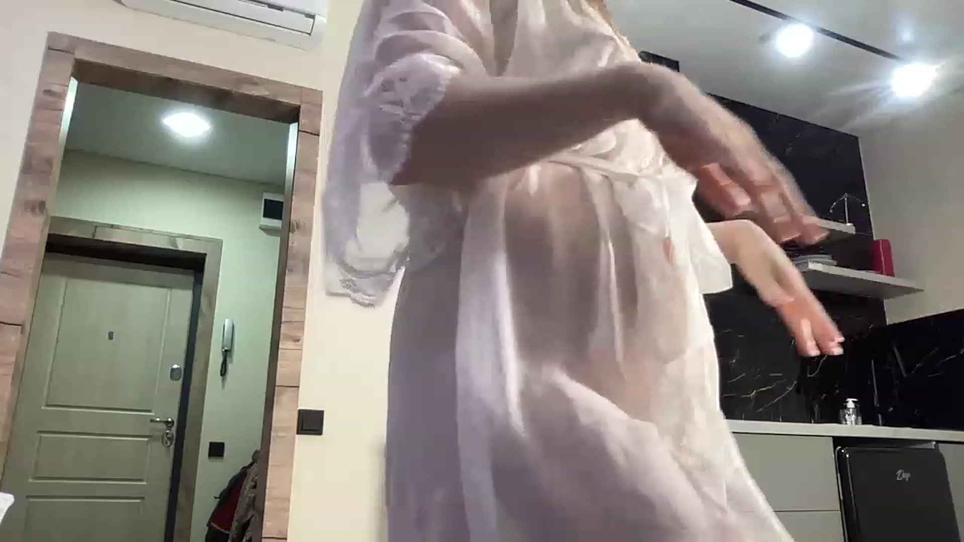 Gallery image thumbnail from AnnaAnna_'s myfreecams stream on, 03/01/2023, 22:49 image 6 of 20