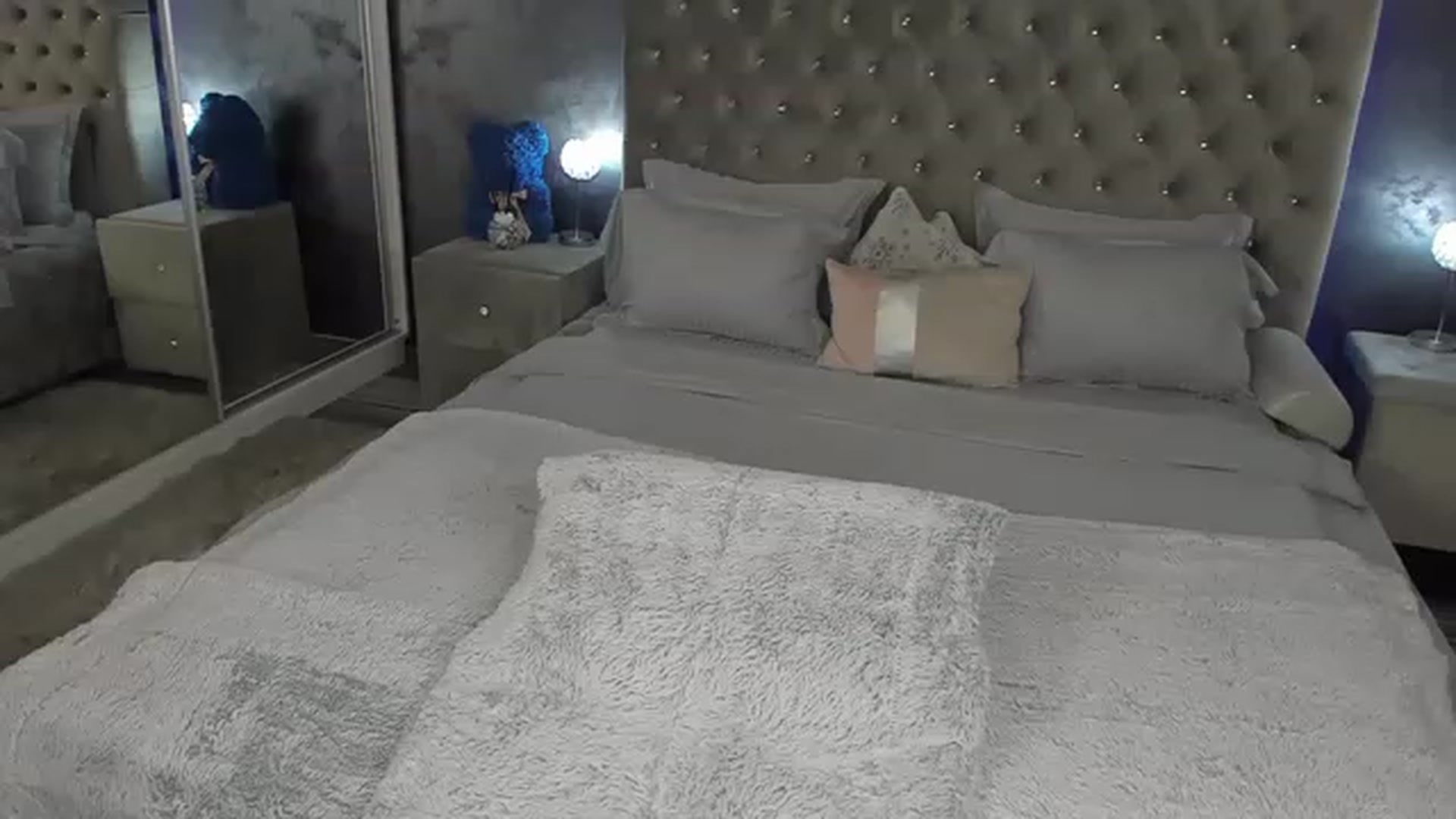 Gallery image thumbnail from AnnaBabe66's myfreecams stream on, 06/17/2023, 15:47 image 3 of 20