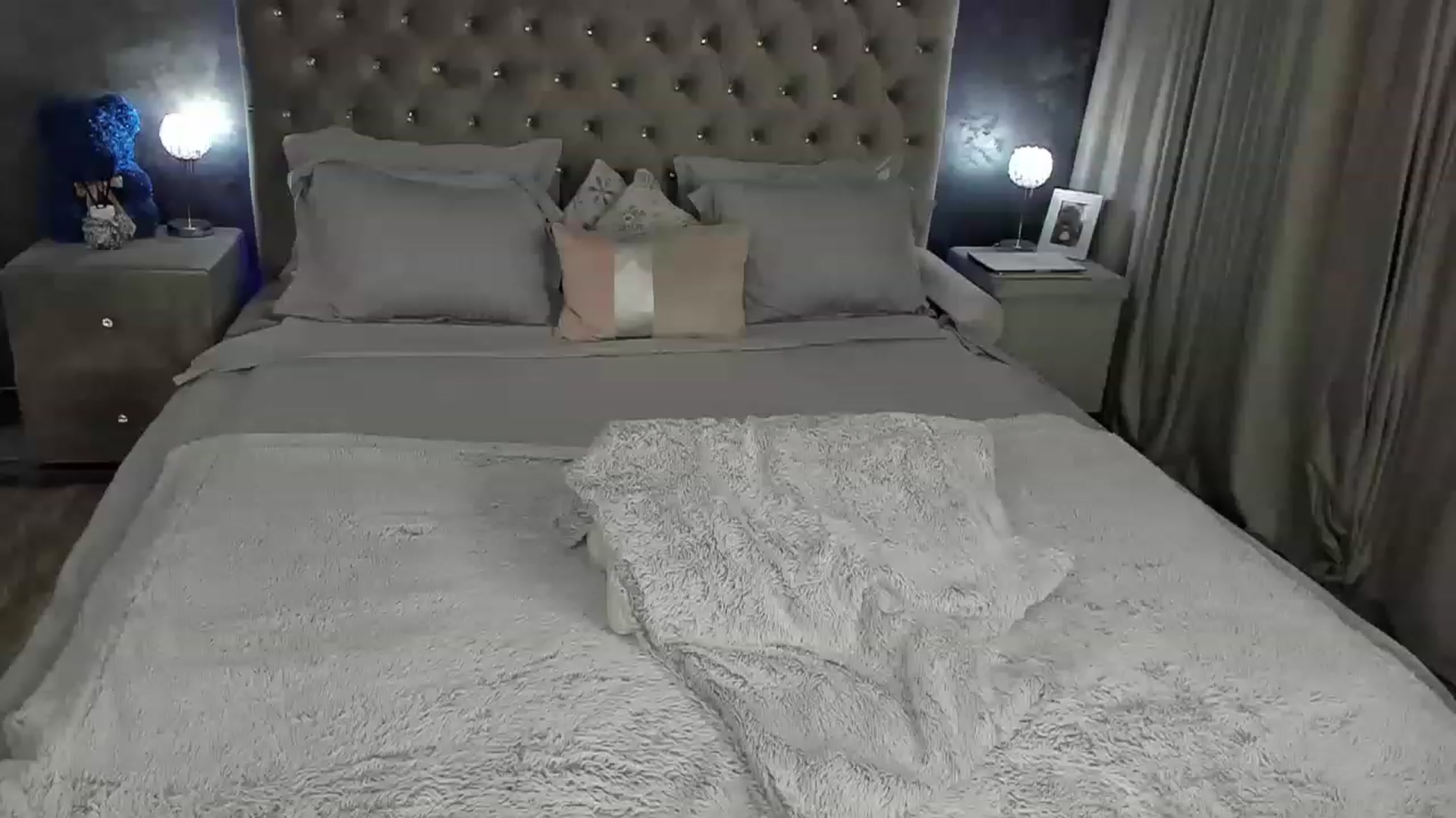 Gallery image thumbnail from AnnaBabe66's myfreecams stream on, 06/18/2023, 11:31 image 1 of 20