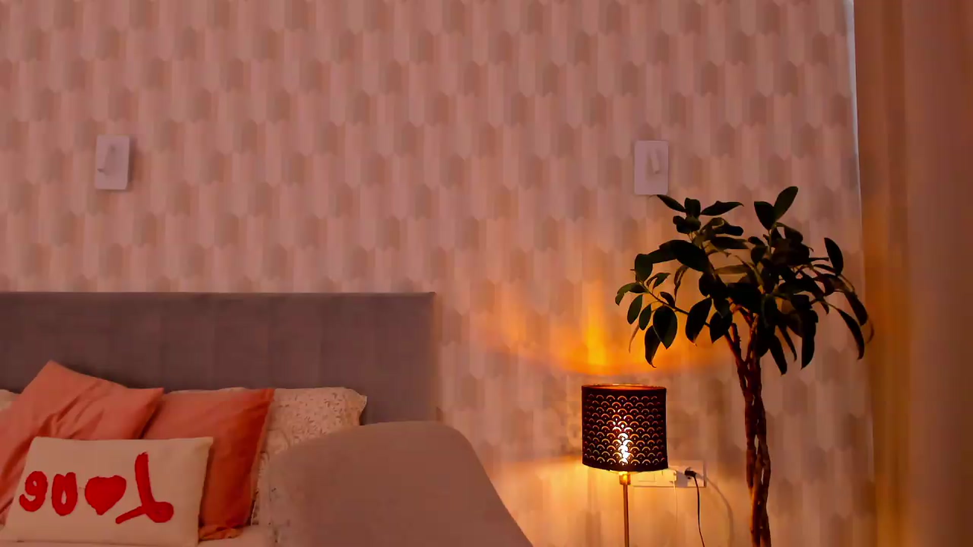 Gallery image thumbnail from AnnaBday's myfreecams stream on, 09/29/2026, 04:34 image 7 of 20