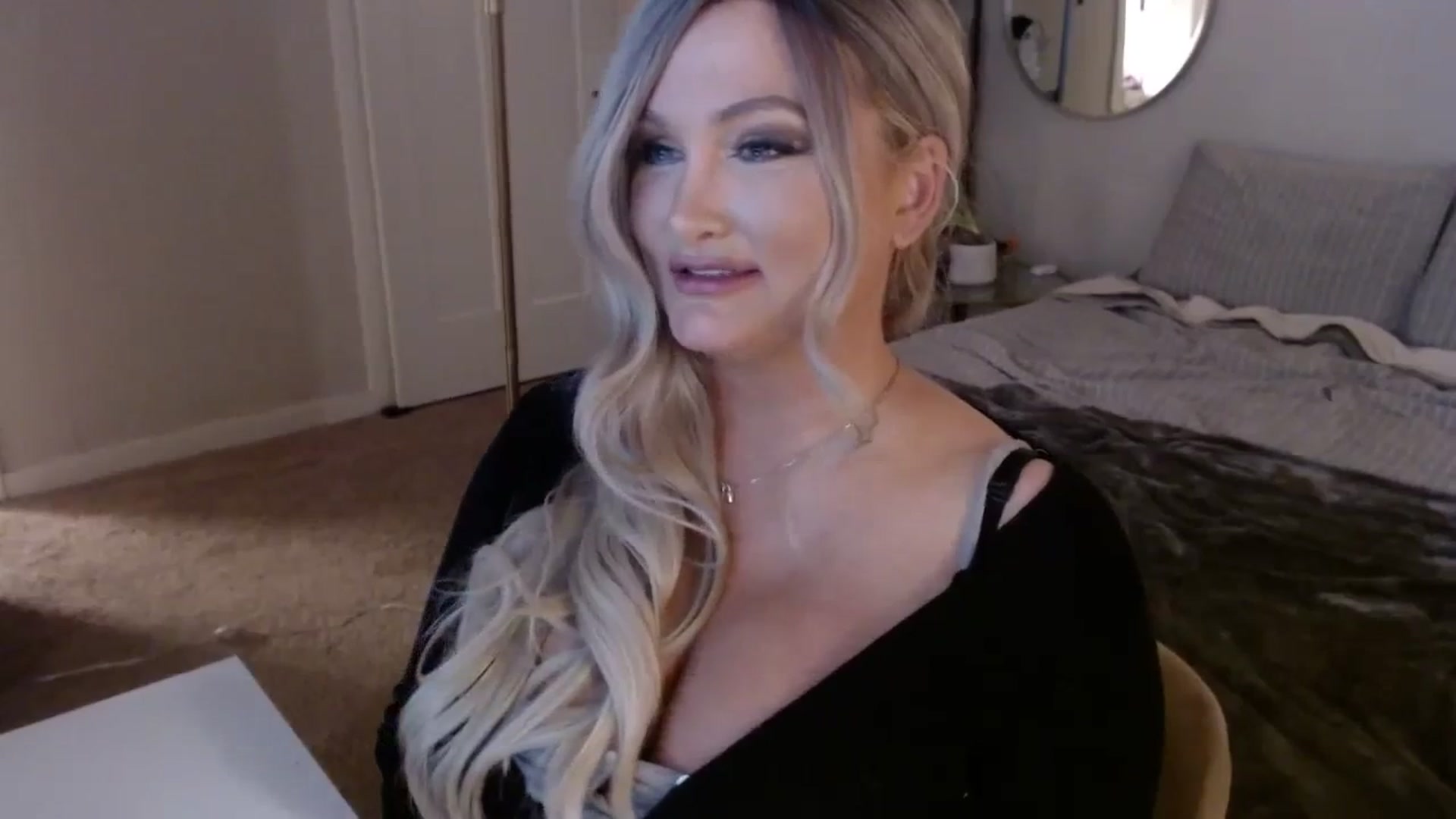 Gallery image thumbnail from AnnaBellamy's myfreecams stream on, 03/05/2024, 03:33 image 7 of 20