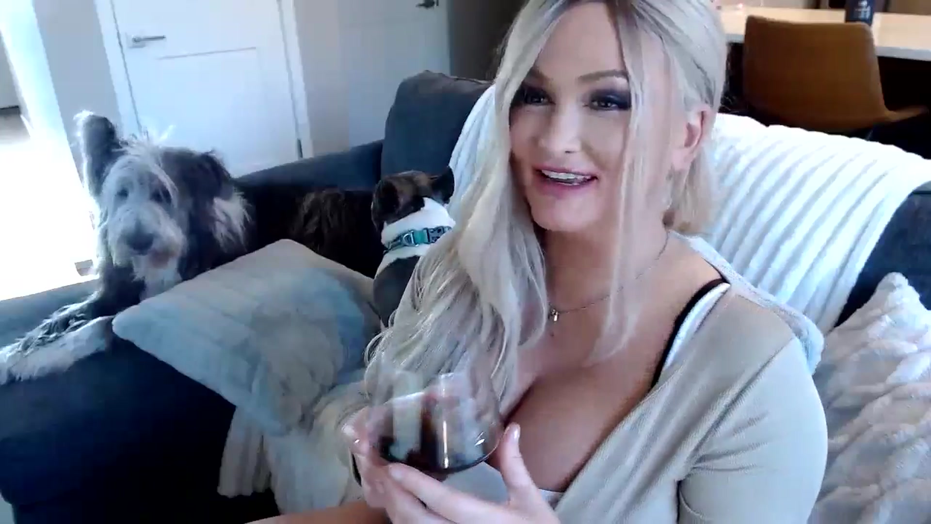 Gallery image thumbnail from AnnaBellamy's myfreecams stream on, 04/30/2024, 01:52 image 7 of 20