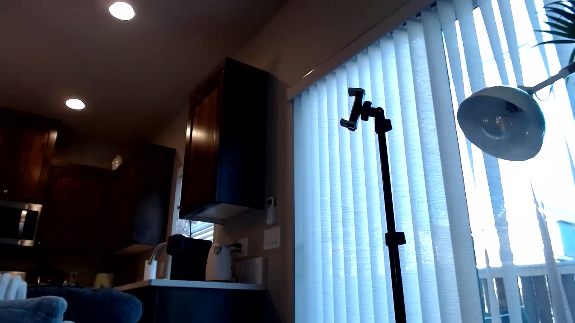 Gallery image thumbnail from AnnaBellamy's myfreecams stream on, 04/30/2024, 01:52 image 18 of 20
