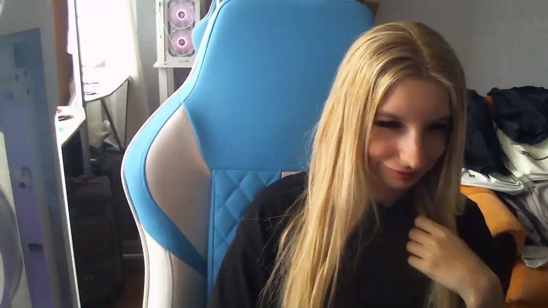 Gallery image thumbnail from AnnaBllake's myfreecams stream on, 08/27/2026, 09:53 image 8 of 20
