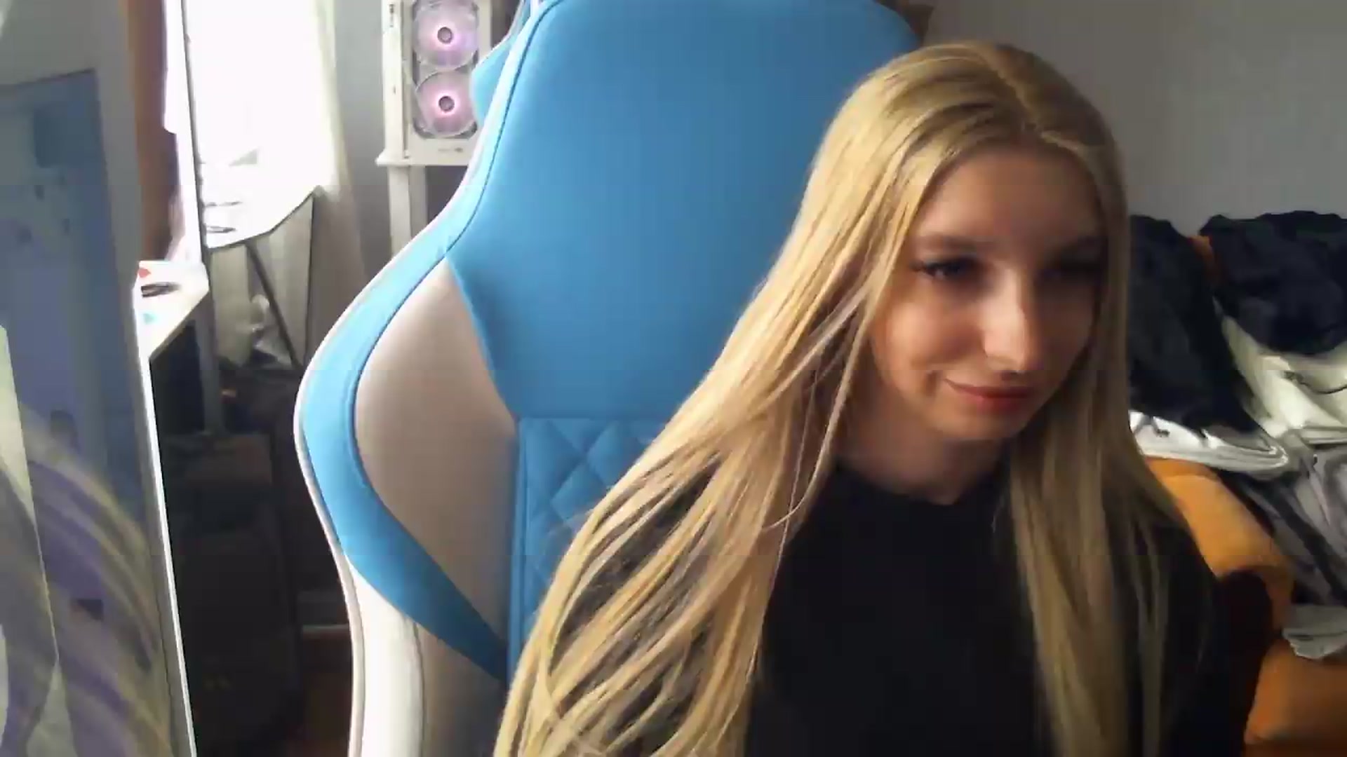 Gallery image thumbnail from AnnaBllake's myfreecams stream on, 08/27/2026, 09:53 image 1 of 20