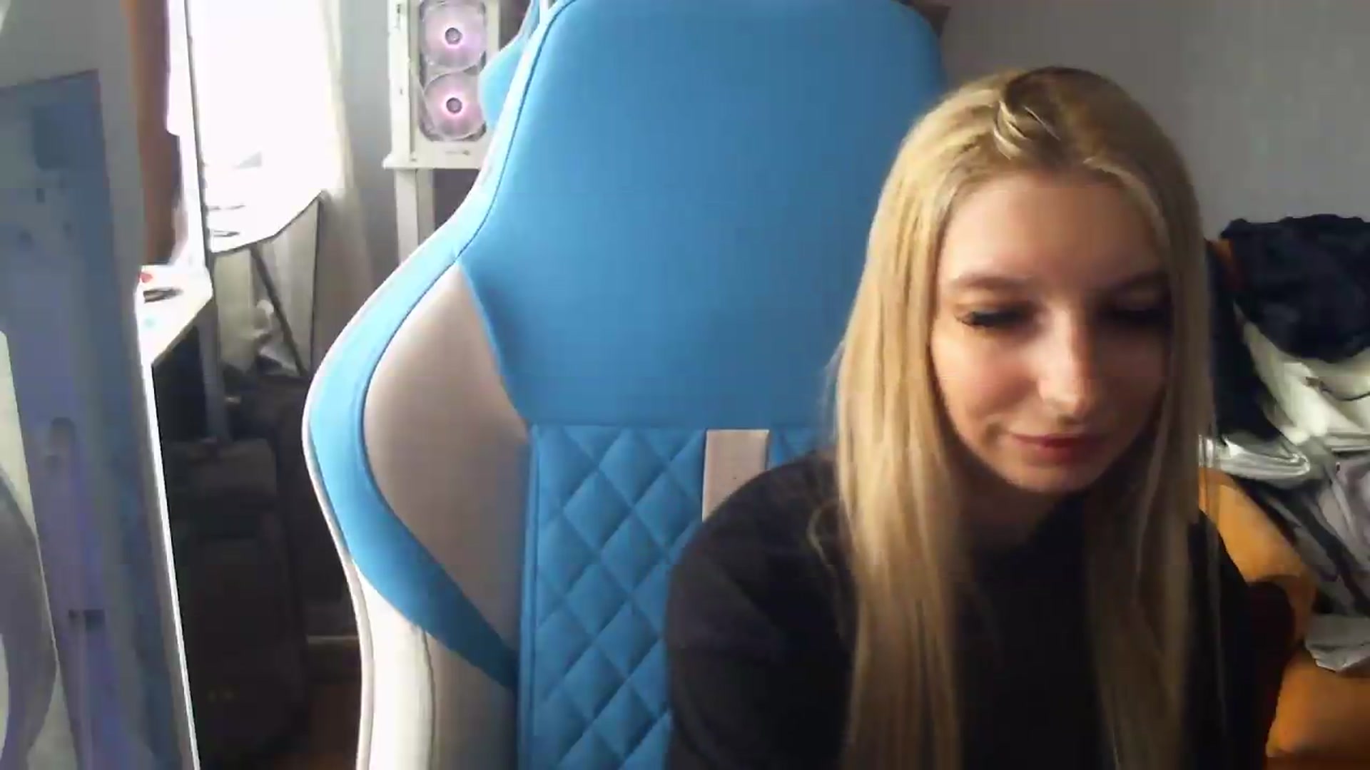 Gallery image thumbnail from AnnaBllake's myfreecams stream on, 08/27/2026, 09:53 image 18 of 20