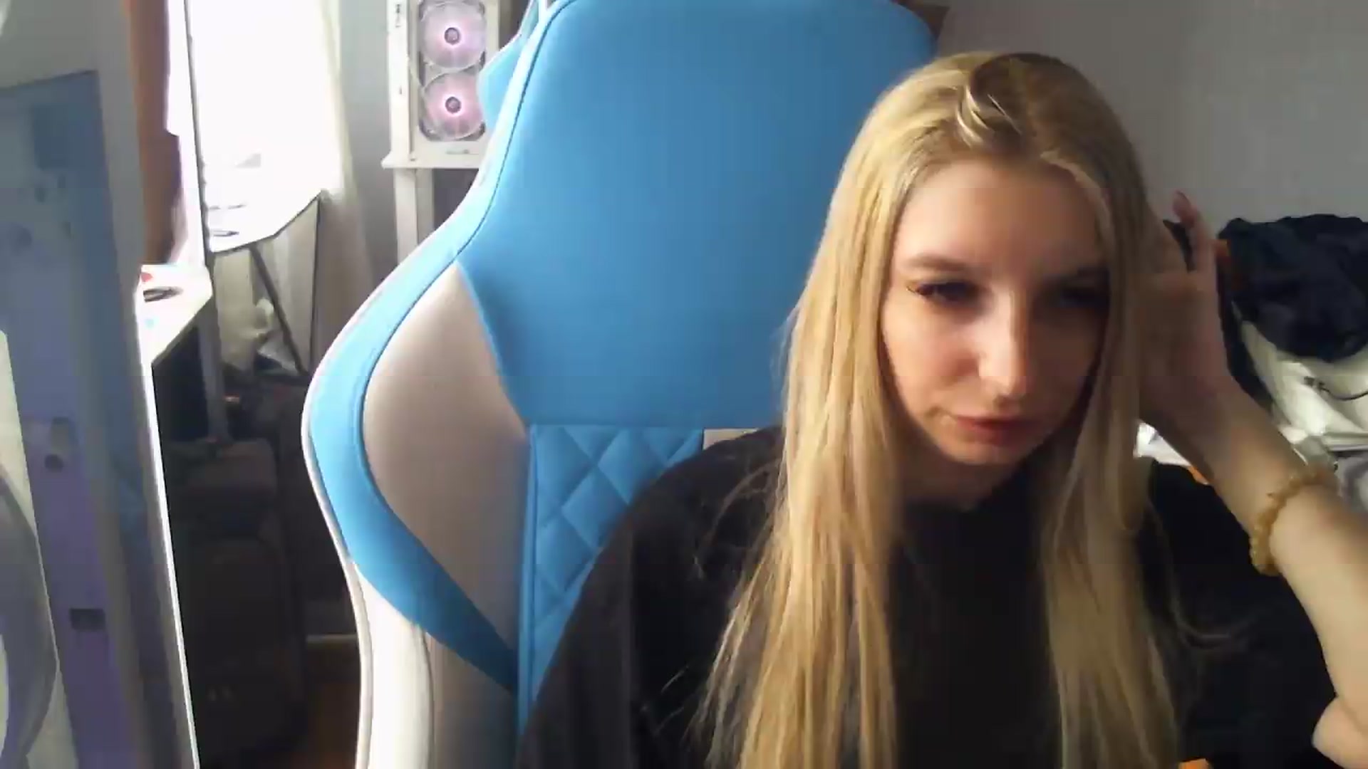Gallery image thumbnail from AnnaBllake's myfreecams stream on, 08/27/2026, 09:53 image 19 of 20