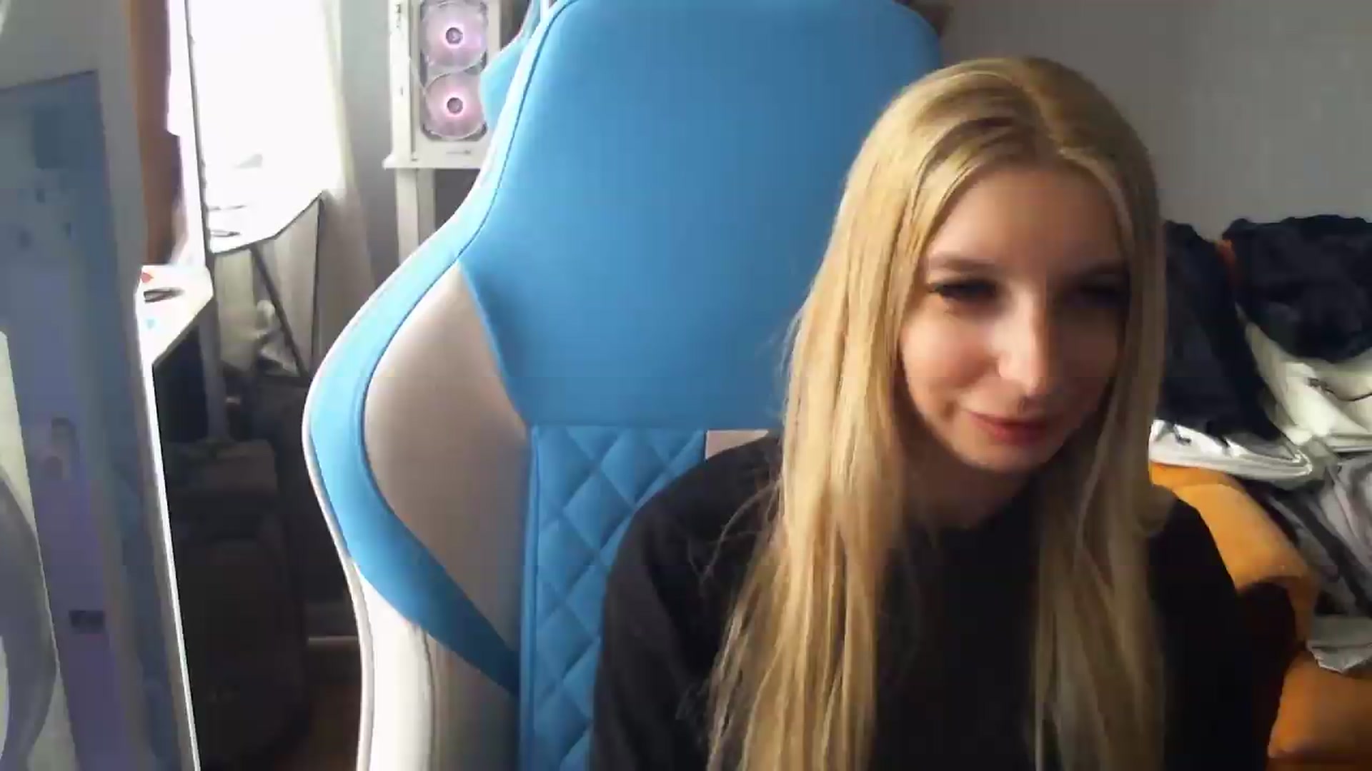 Gallery image thumbnail from AnnaBllake's myfreecams stream on, 08/27/2026, 09:53 image 12 of 20