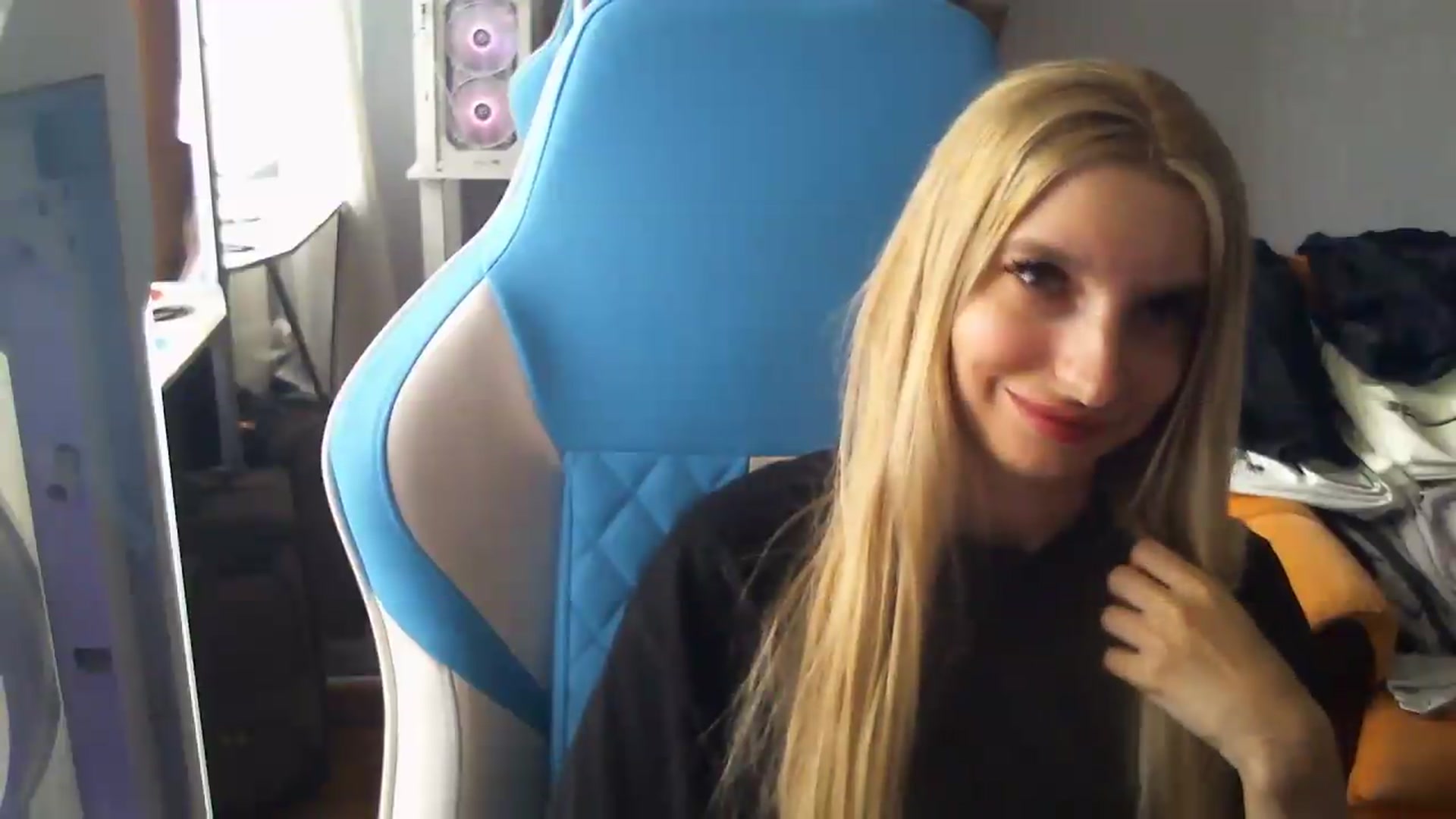 Gallery image thumbnail from AnnaBllake's myfreecams stream on, 08/27/2026, 09:53 image 10 of 20