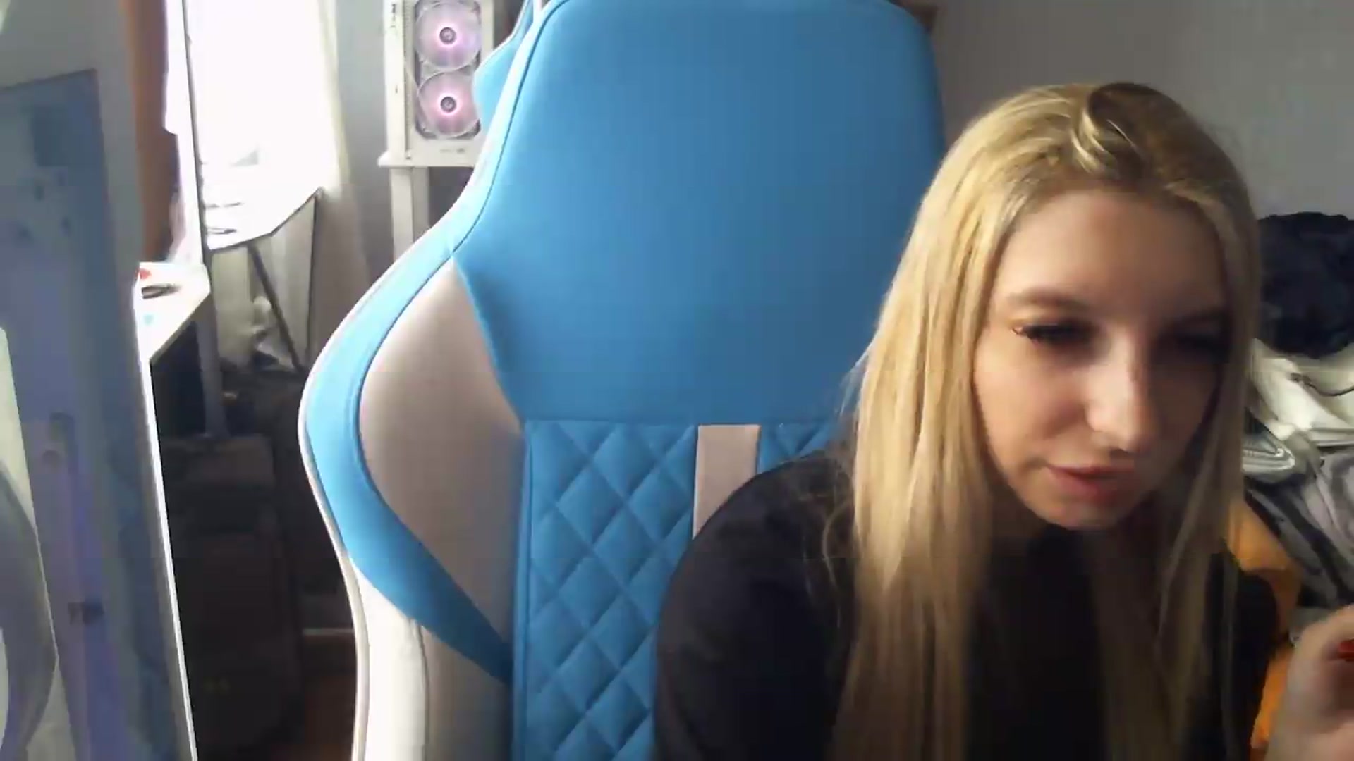 Gallery image thumbnail from AnnaBllake's myfreecams stream on, 08/27/2026, 09:53 image 16 of 20