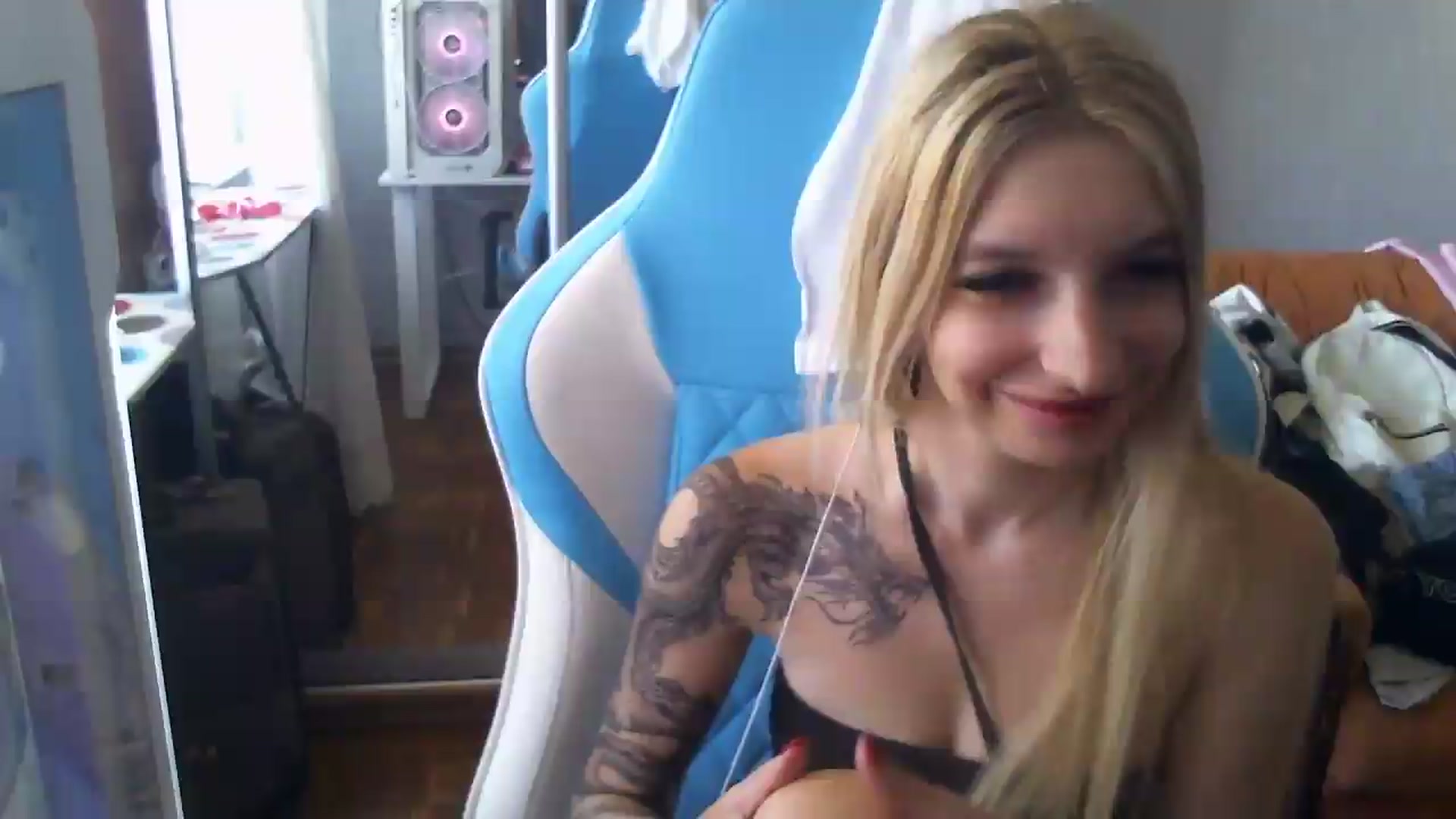 Gallery image thumbnail from AnnaBllake's myfreecams stream on, 08/29/2026, 10:54 image 18 of 20