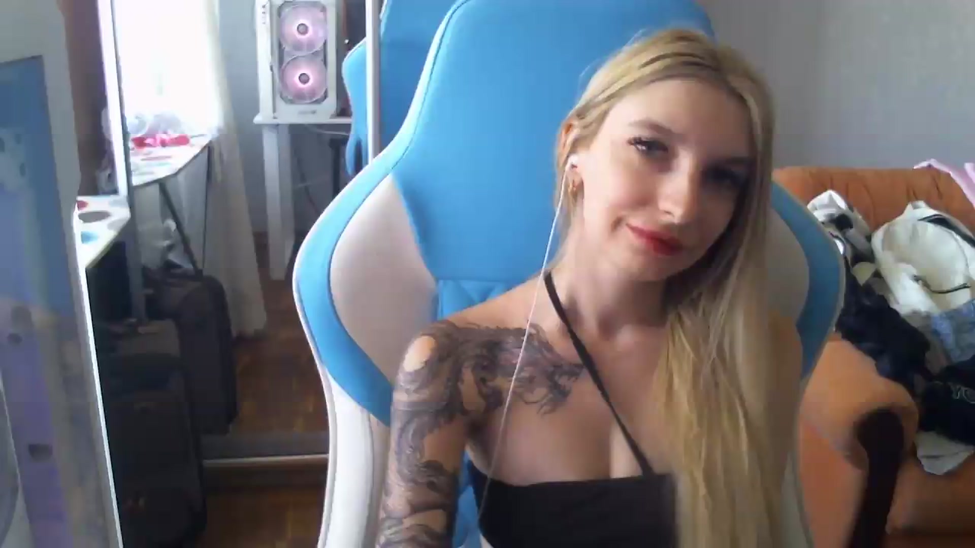Gallery image thumbnail from AnnaBllake's myfreecams stream on, 08/29/2026, 12:53 image 1 of 20