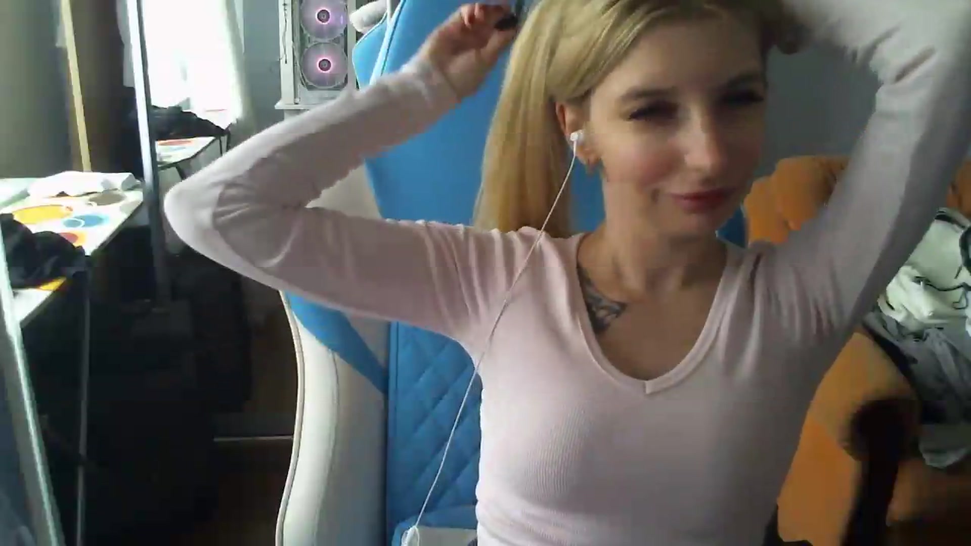 Gallery image thumbnail from AnnaBllake's myfreecams stream on, 09/01/2026, 11:44 image 17 of 20