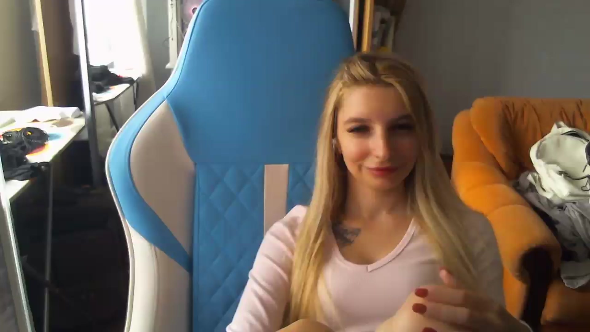 Gallery image thumbnail from AnnaBllake's myfreecams stream on, 09/01/2026, 11:44 image 1 of 20