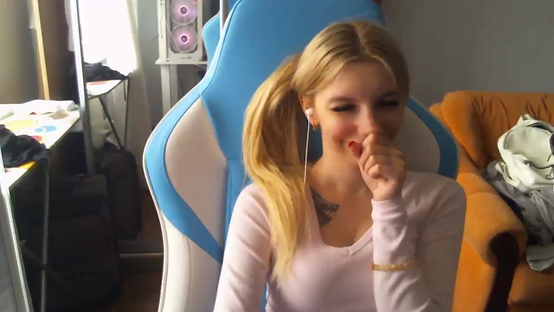 Gallery image thumbnail from AnnaBllake's myfreecams stream on, 09/01/2026, 11:44 image 8 of 20