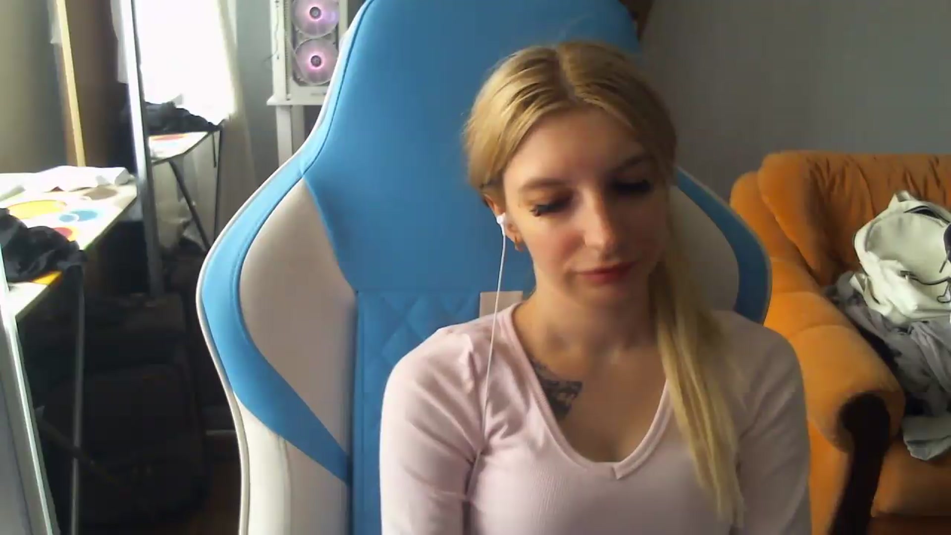 Gallery image thumbnail from AnnaBllake's myfreecams stream on, 09/01/2026, 11:44 image 15 of 20