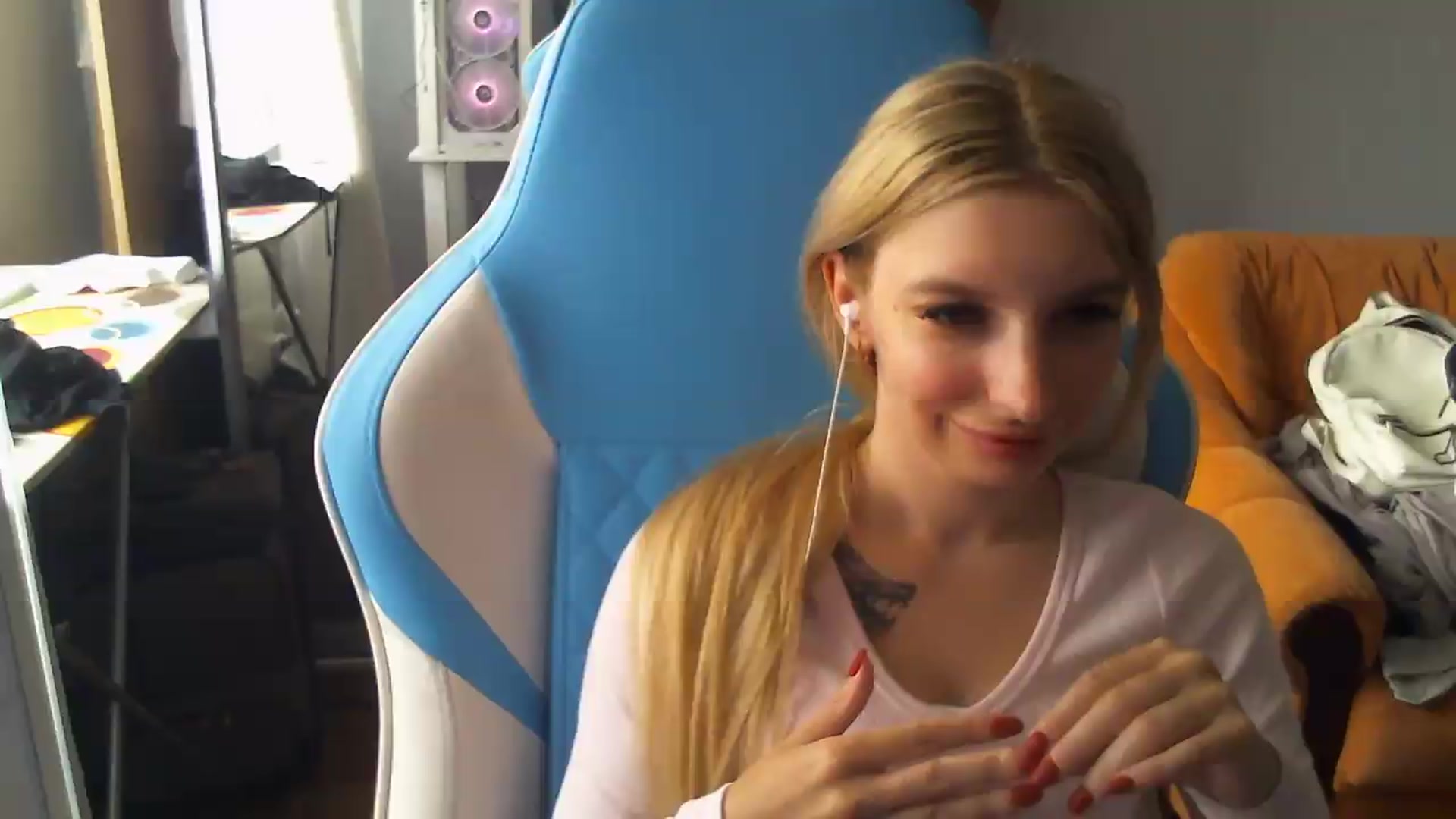 Gallery image thumbnail from AnnaBllake's myfreecams stream on, 09/01/2026, 11:44 image 11 of 20