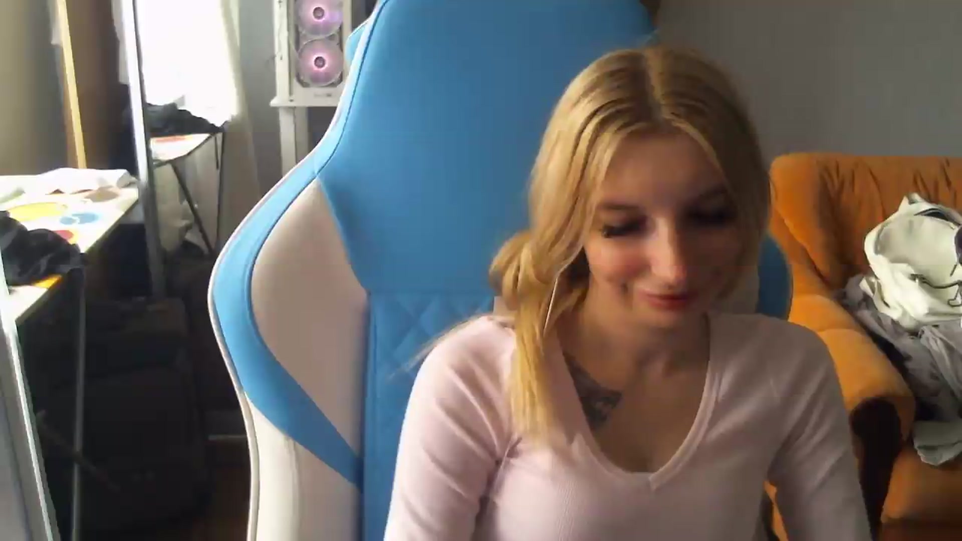 Gallery image thumbnail from AnnaBllake's myfreecams stream on, 09/01/2026, 11:44 image 10 of 20