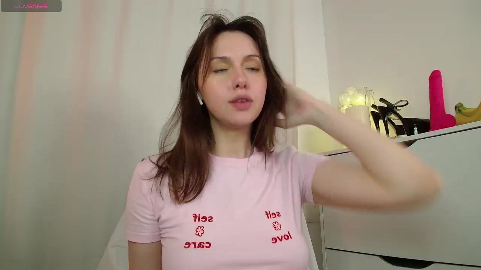 Gallery image thumbnail from AnnaDoingSmth's myfreecams stream on, 05/27/2024, 24:31 image 5 of 20