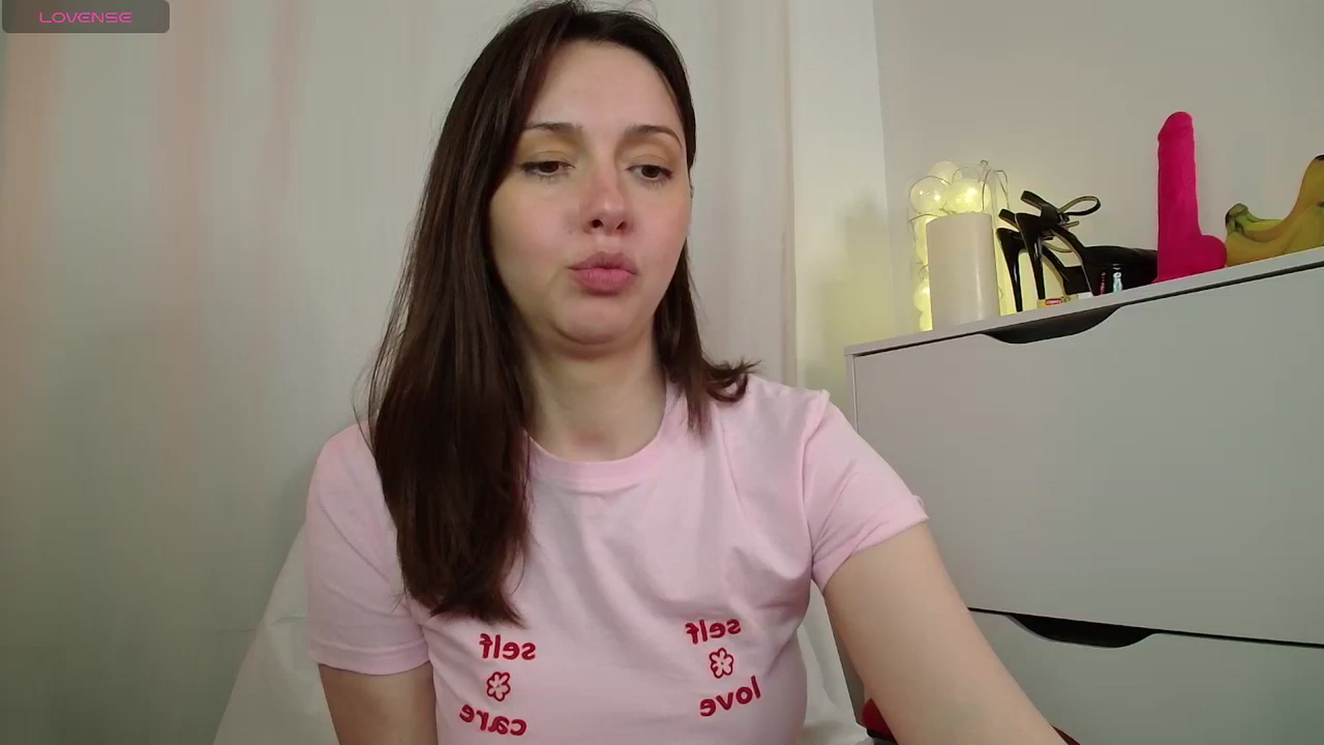 Gallery image thumbnail from AnnaDoingSmth's myfreecams stream on, 05/27/2024, 24:31 image 8 of 20