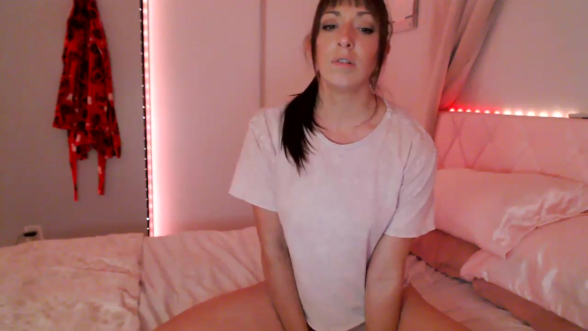 Gallery image thumbnail from AnnaFaux's myfreecams stream on, 03/21/2024, 24:21 image 16 of 20